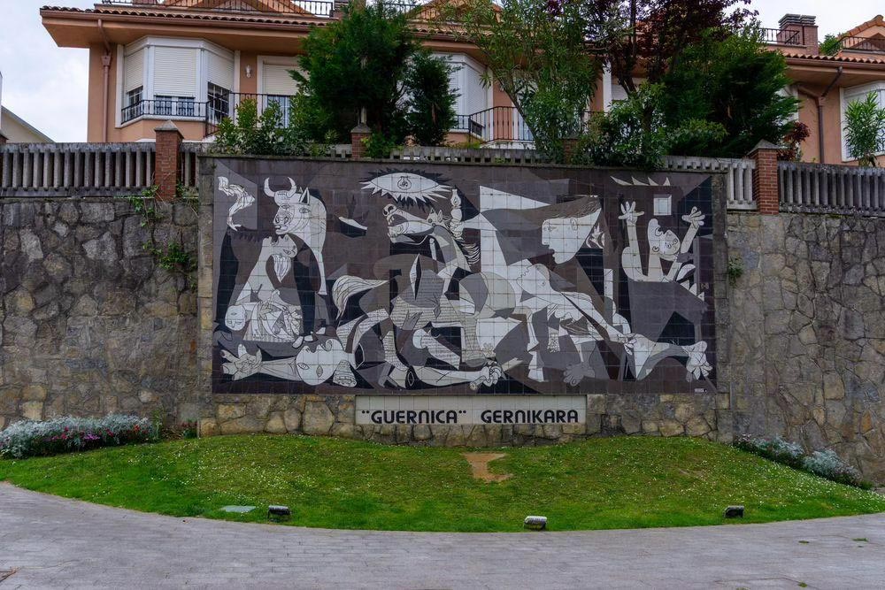 Excursión en coche desde Bilbao a Gernika y Urdaibai