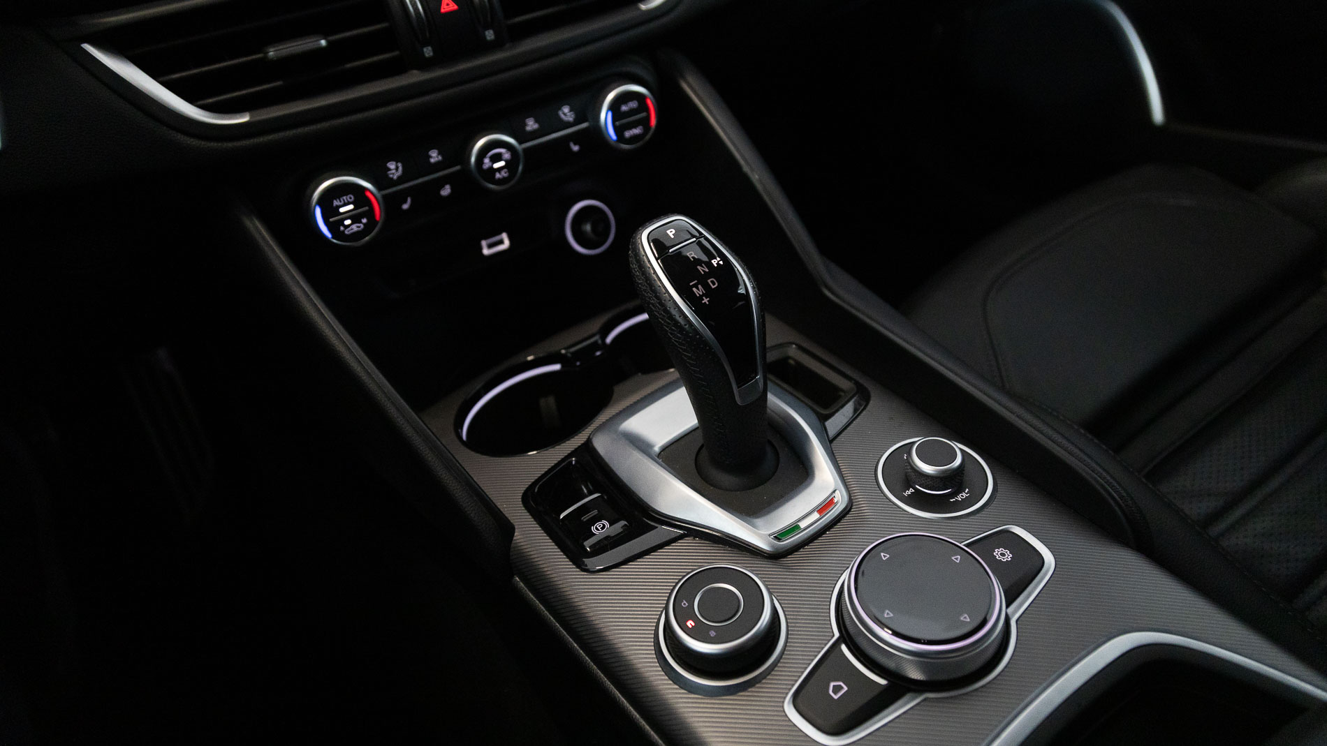 alfa romeo giulia veloce 2.0 TURBO 280CV AWD AUTO 2022 rojo alfa 16