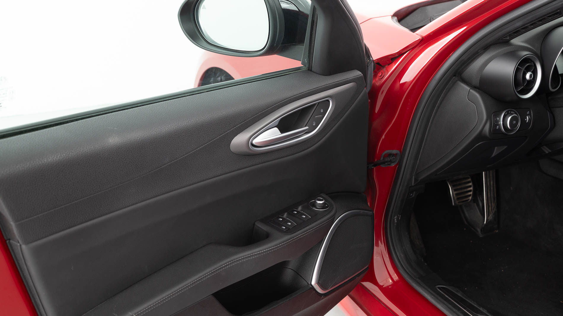 alfa romeo giulia veloce 2.0 TURBO 280CV AWD AUTO 2022 rojo alfa 15