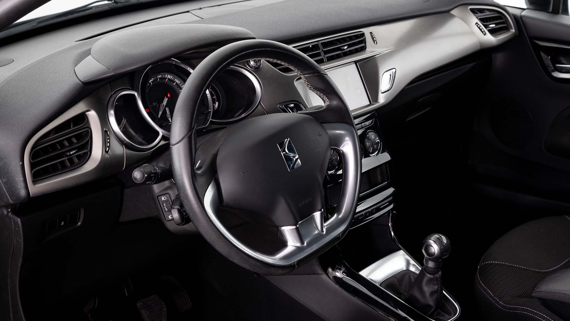 ds ds3 desir 1.2 80 2017 blanco 17