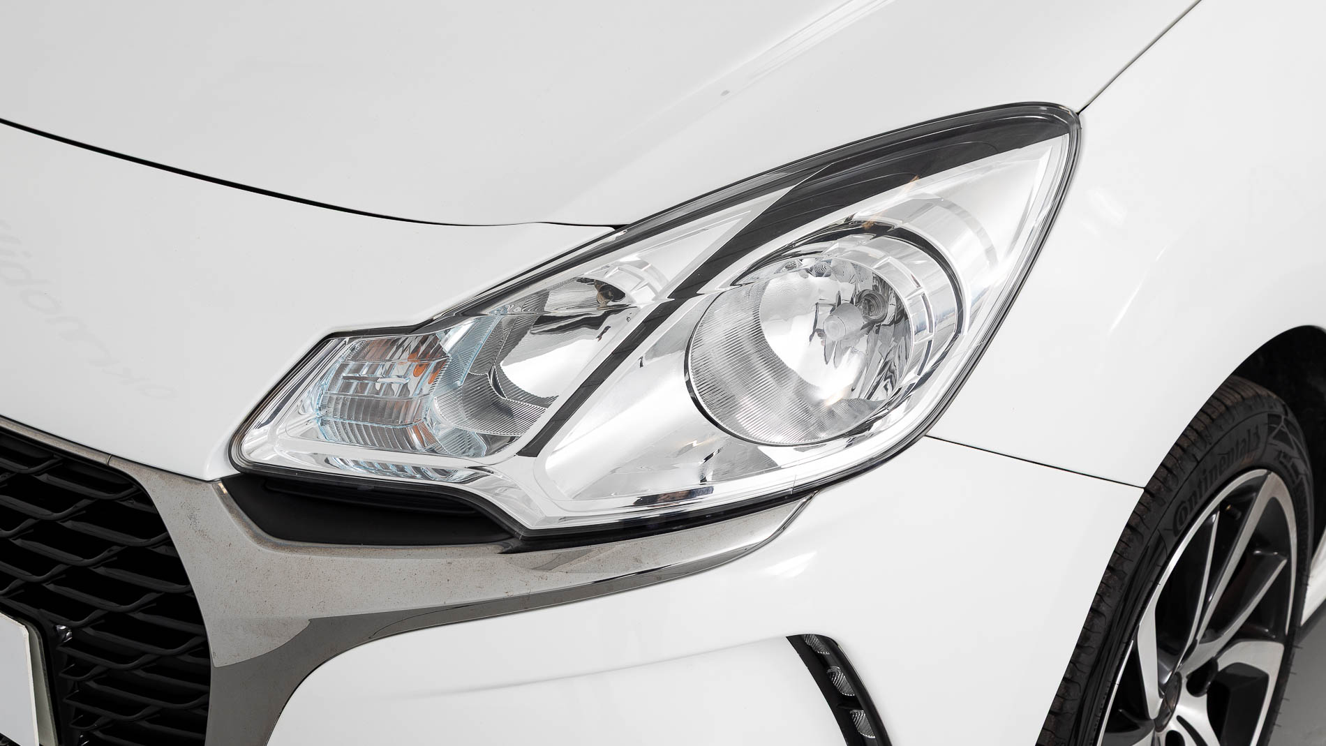 ds ds3 desir 1.2 80 2017 blanco 30