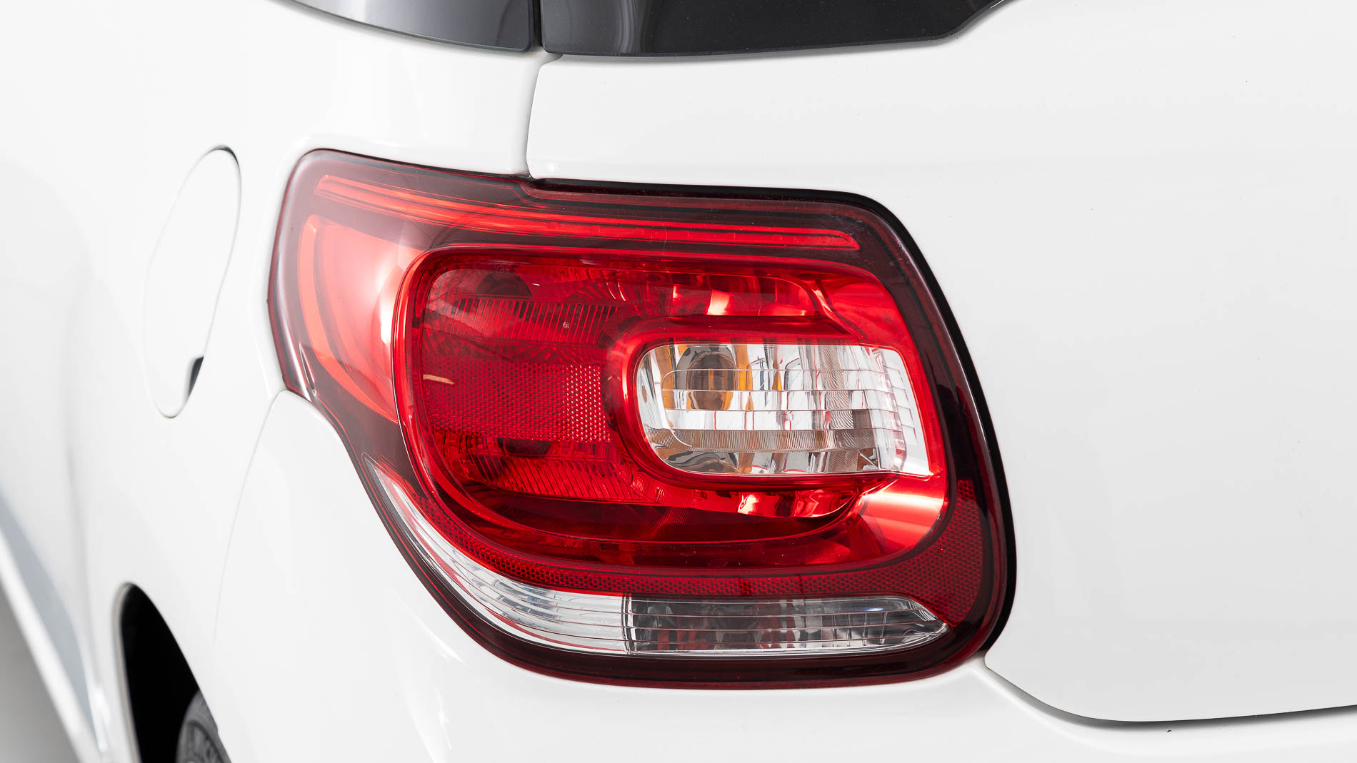 ds ds3 desir 1.2 80 2017 blanco 29