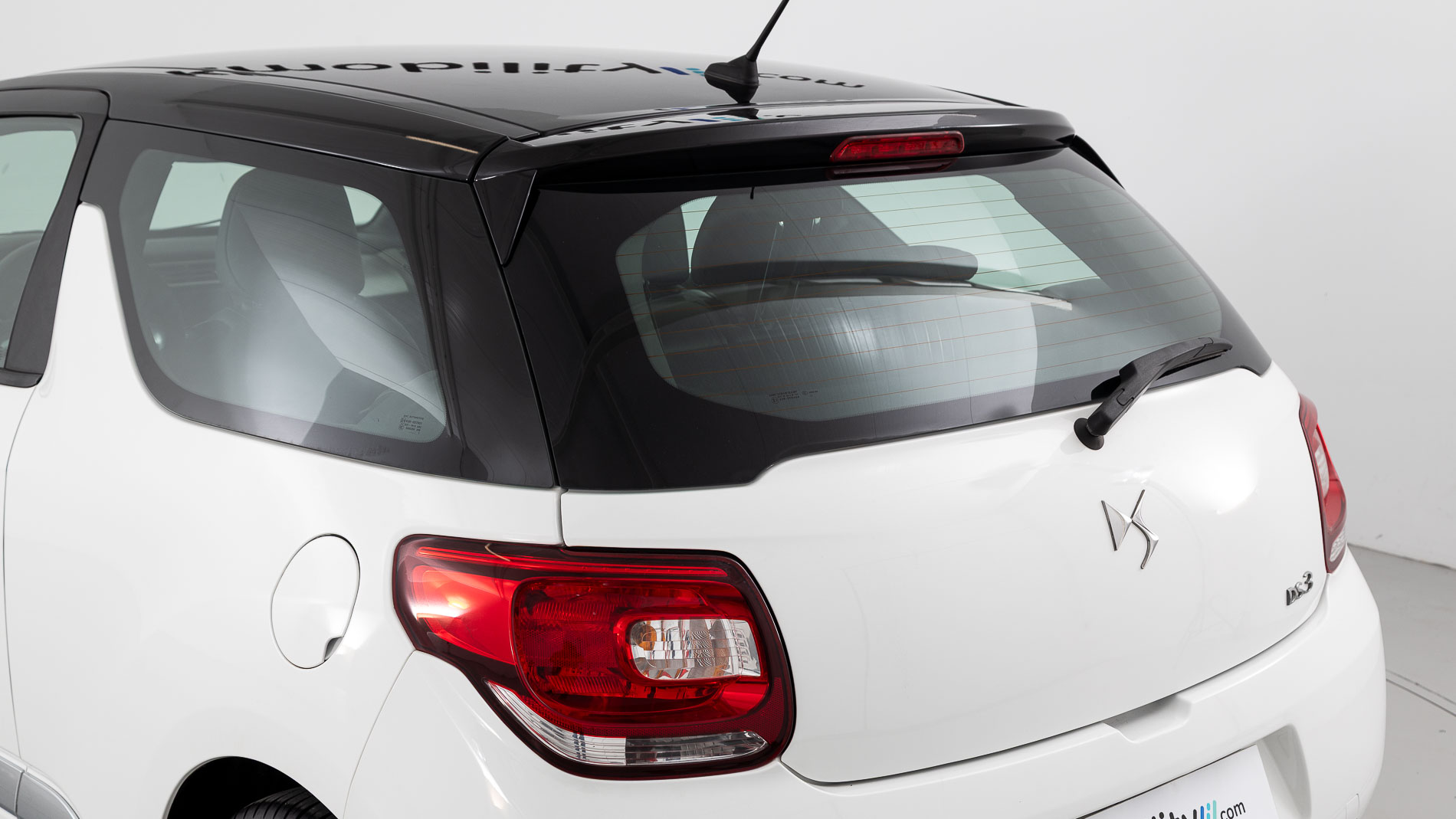 ds ds3 desir 1.2 80 2017 blanco 31