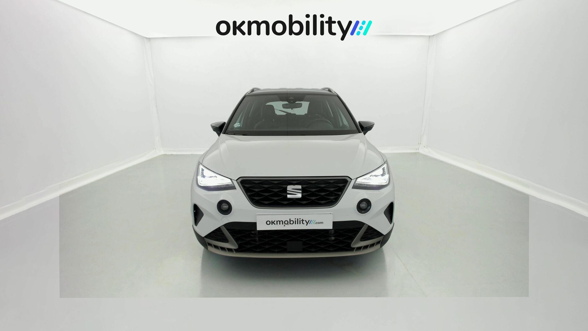 seat arona fr 1.0 TSI 110 2023 nevada weiß metallic / magnetic grau metallic 3