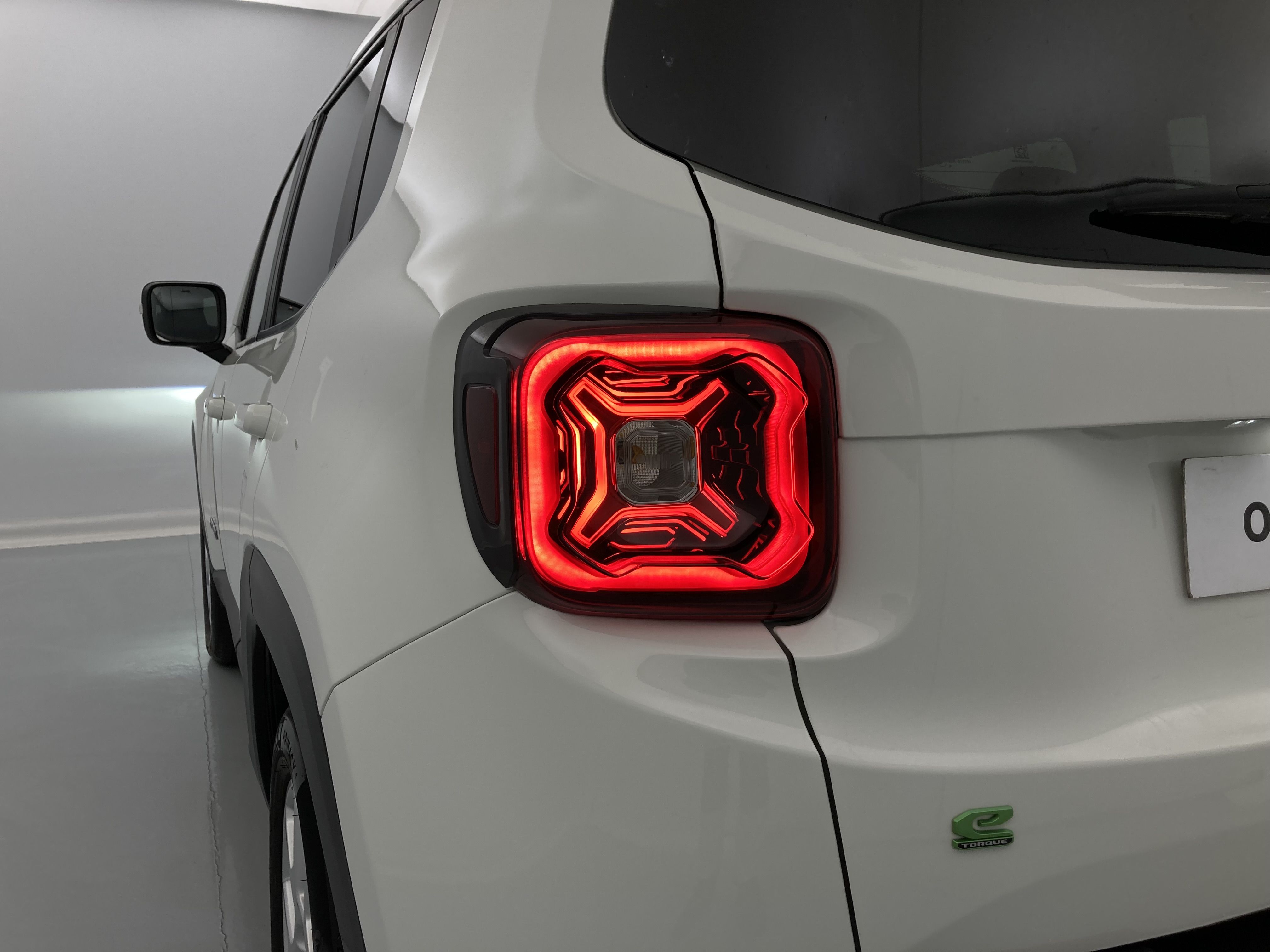 jeep renegade limited 1.5 TURBO 130 DCT 2023 blanco alpine 16