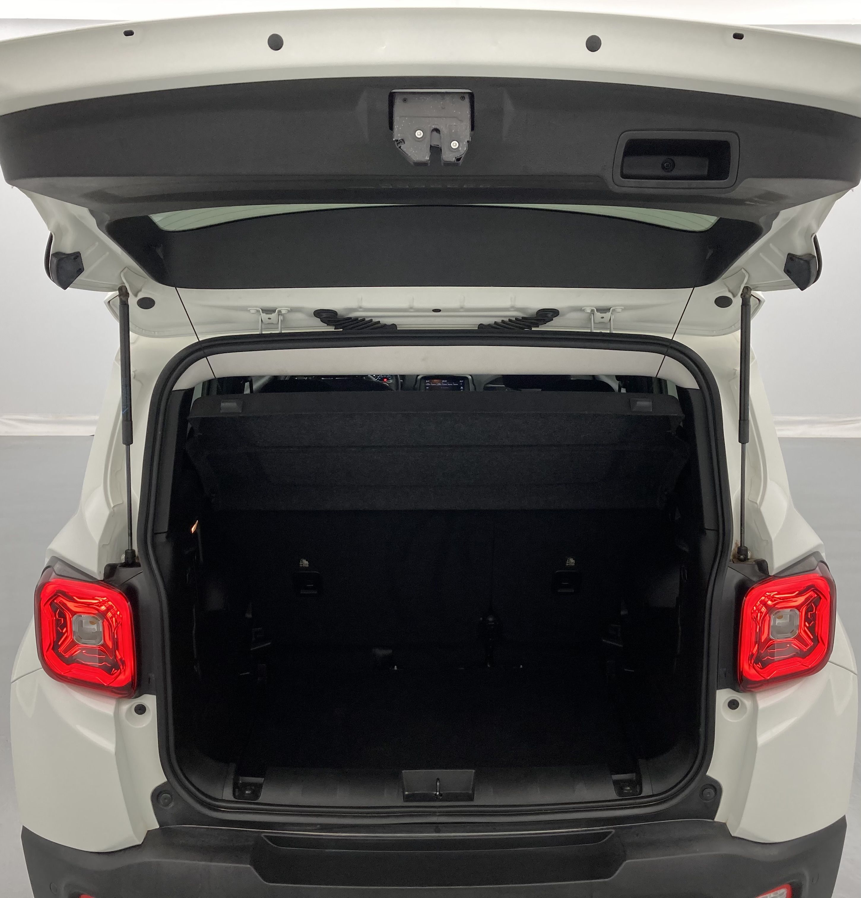 jeep renegade limited 1.5 TURBO 130 DCT 2023 blanco alpine 20