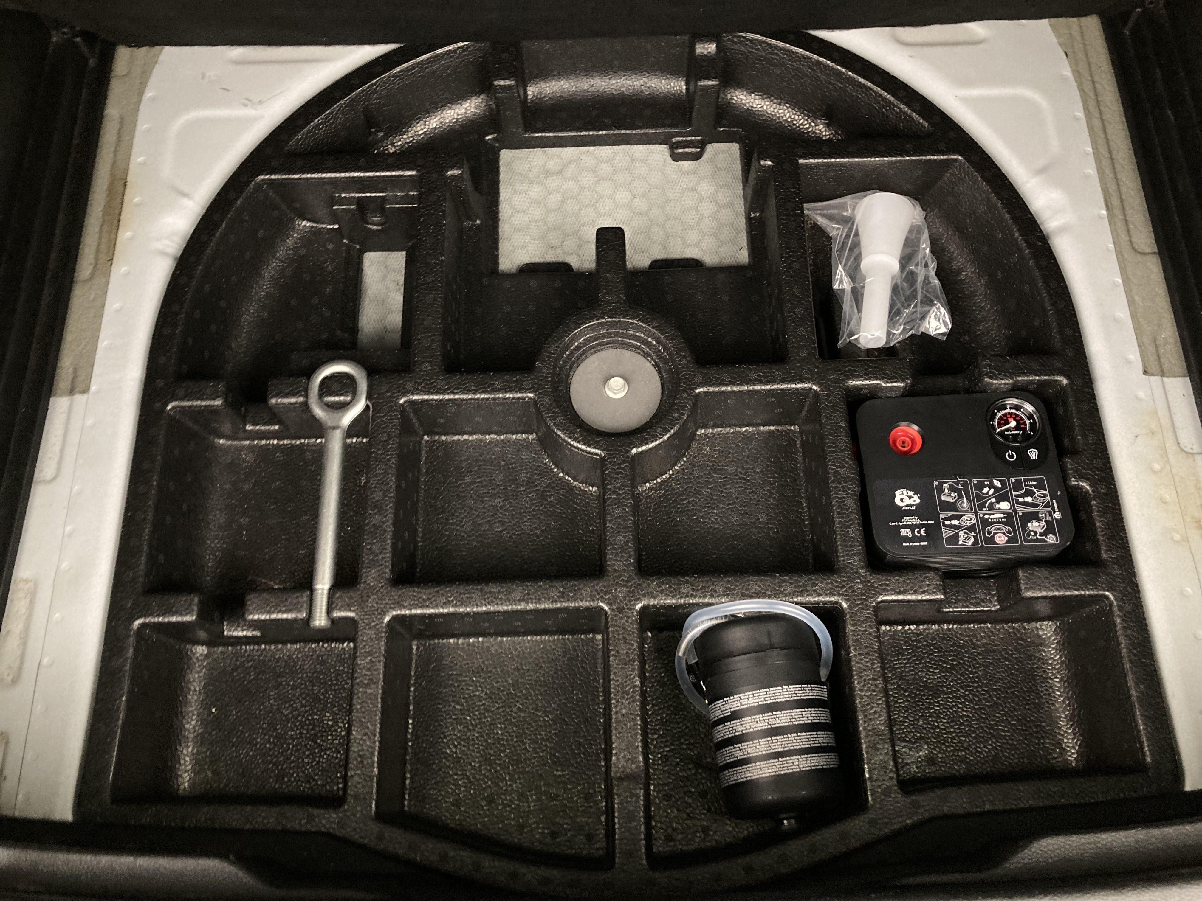 jeep renegade limited 1.5 TURBO 130 DCT 2023 blanco alpine 32