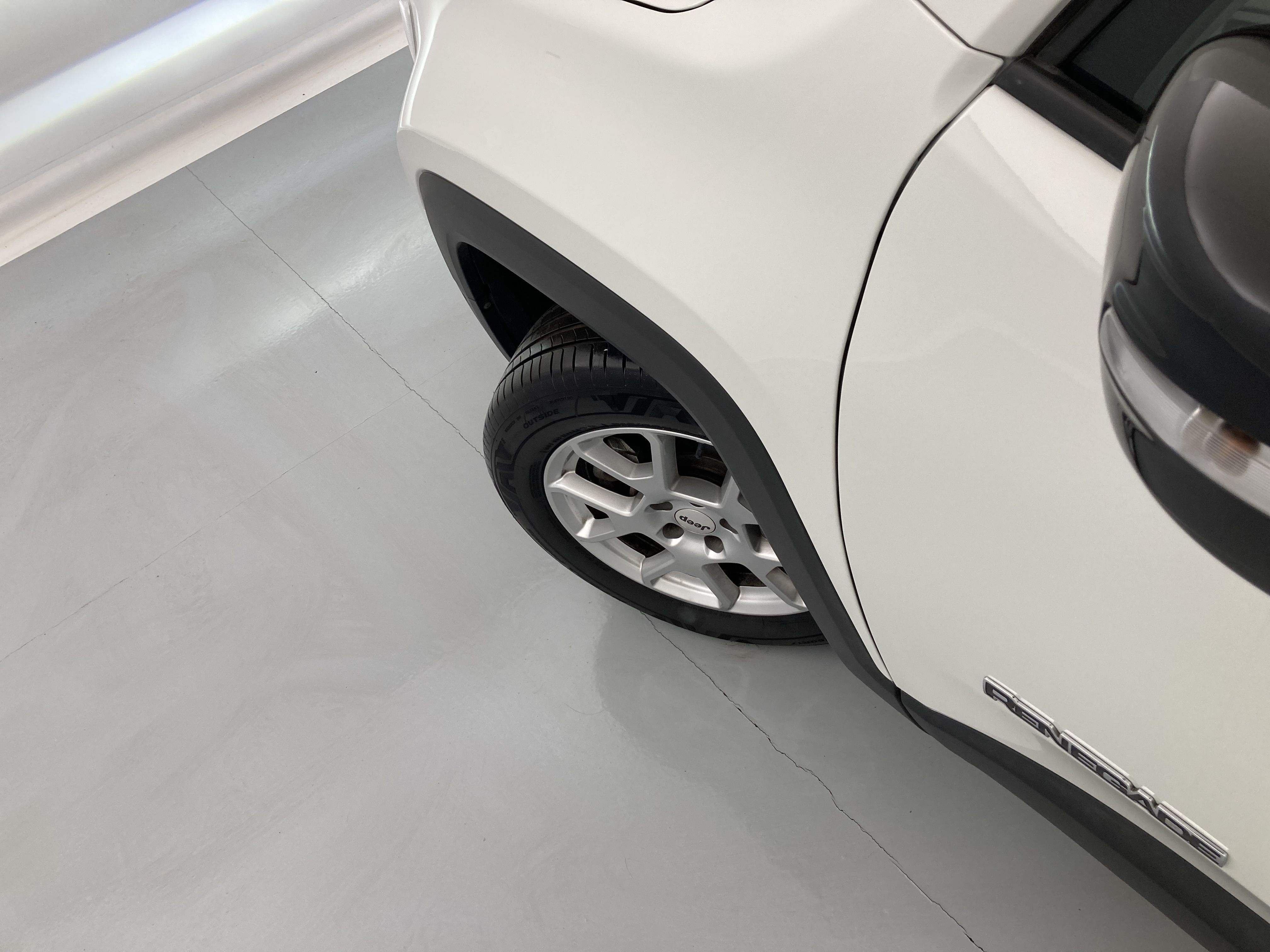 jeep renegade limited 1.5 TURBO 130 DCT 2023 blanco alpine 24