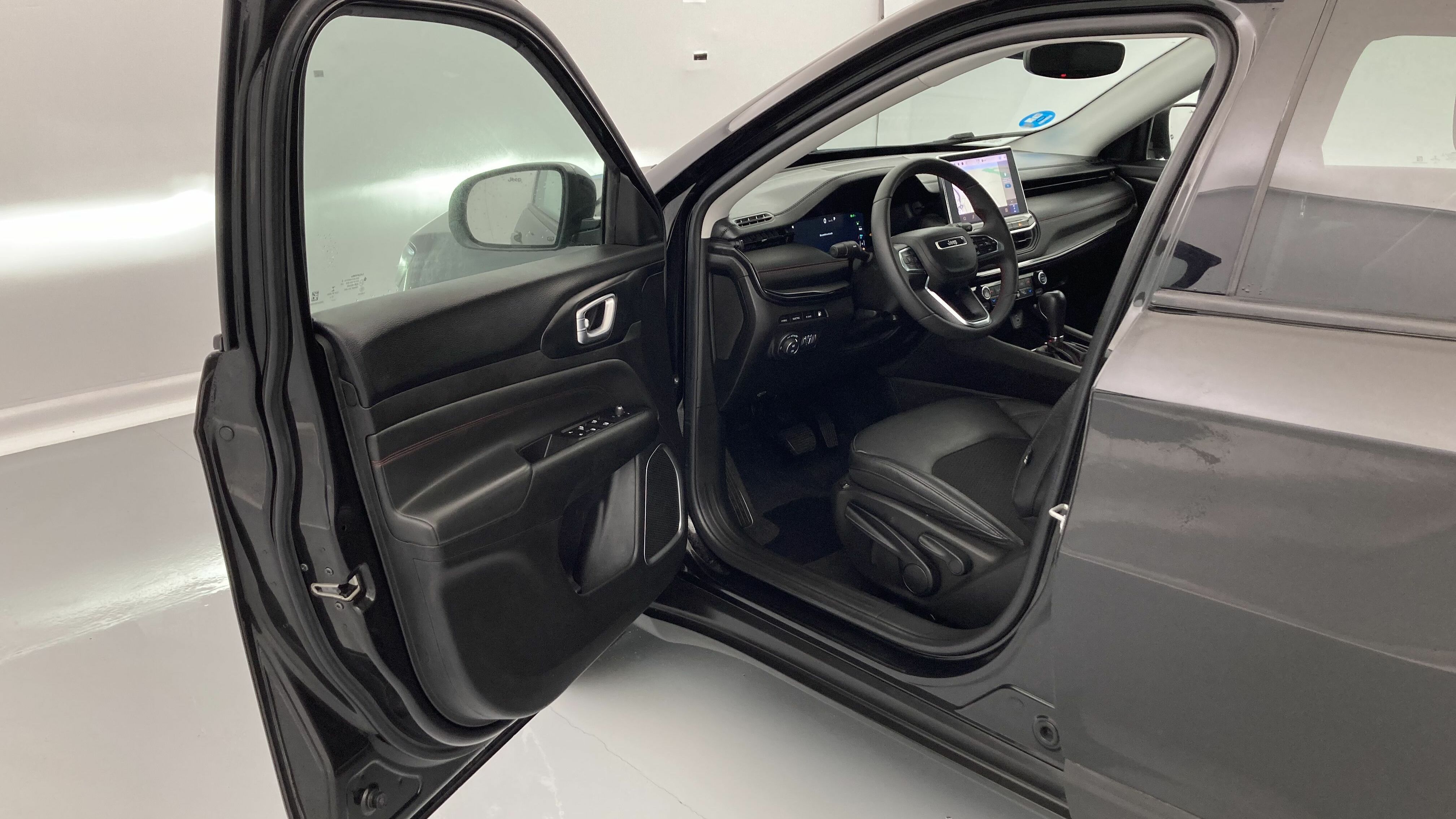 jeep compass trailhawk 1.3 PHEV 240 AWD 2022 negro sólido 16