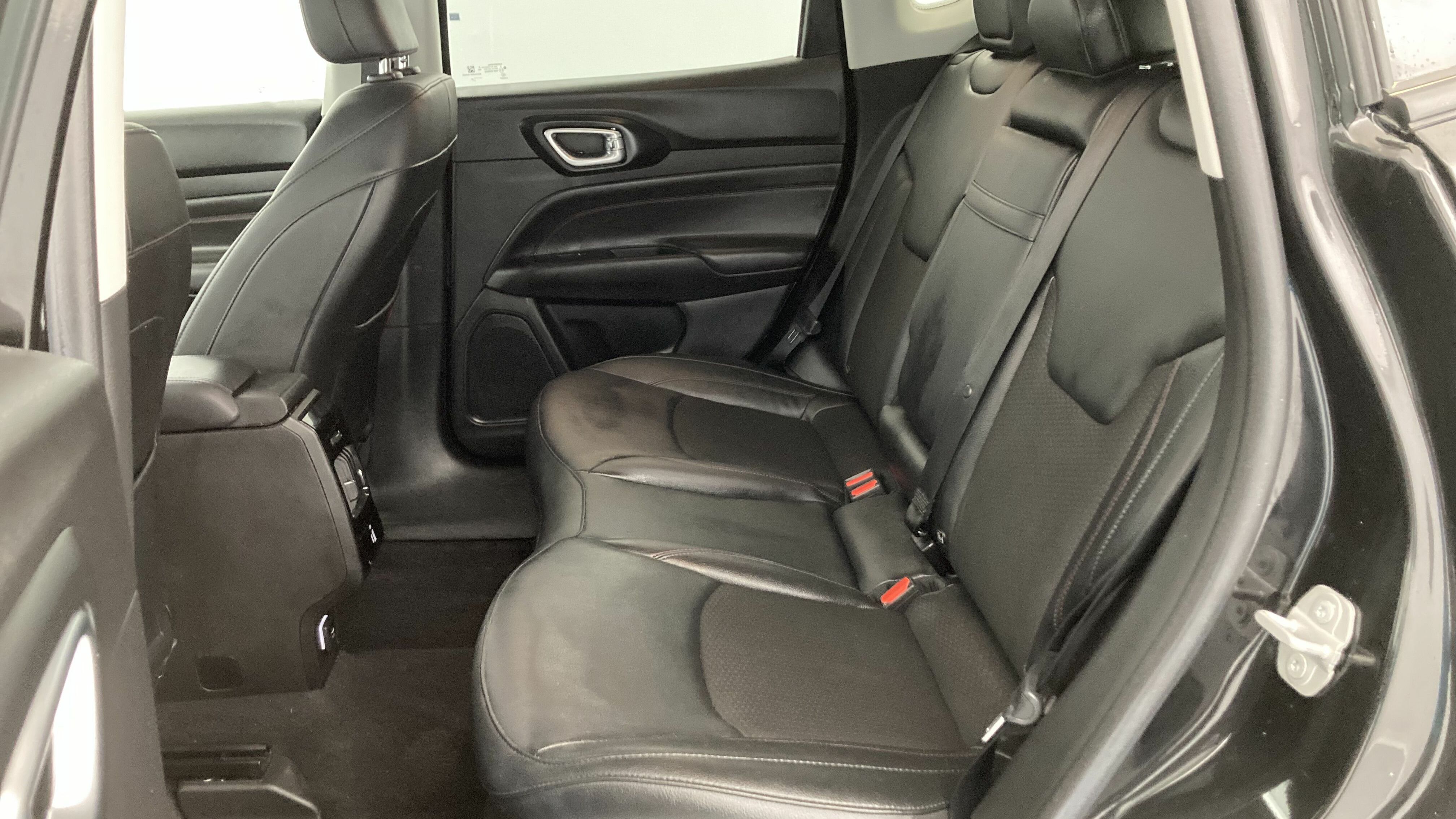 jeep compass trailhawk 1.3 PHEV 240 AWD 2022 negro sólido 25