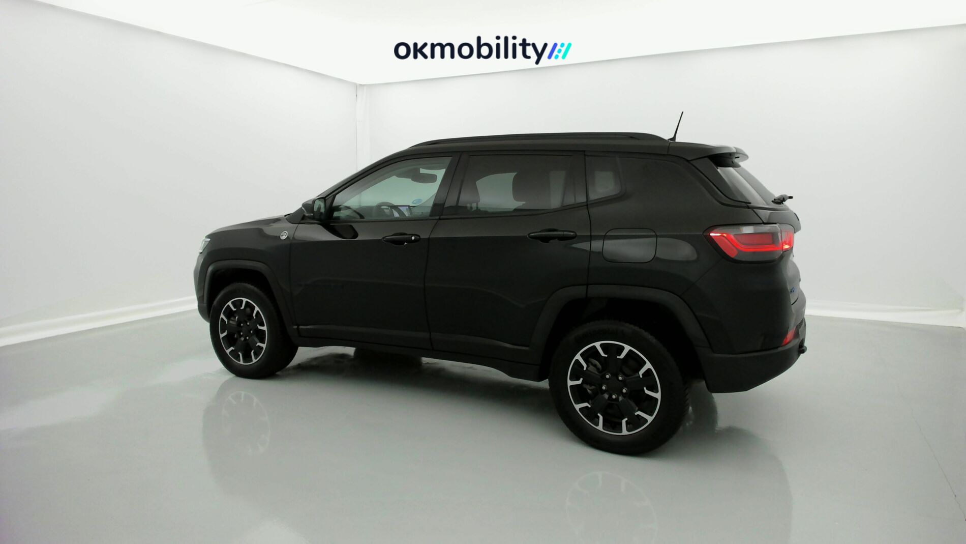 jeep compass trailhawk 1.3 PHEV 240 AWD 2022 negro sólido 4