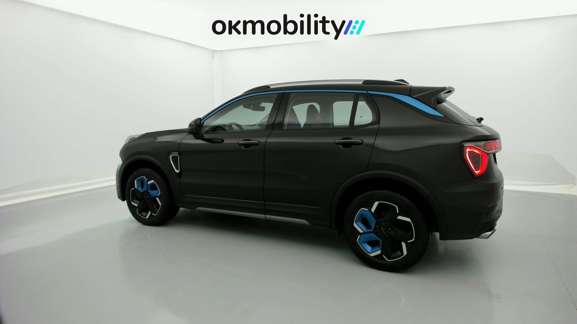 lynk&co 1 nv 1.5 HEV 197 2021 negro 4