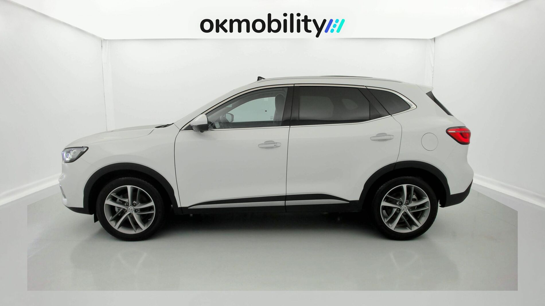 mg hs luxury 1.5 T-GDI 162 2023 dover white 3