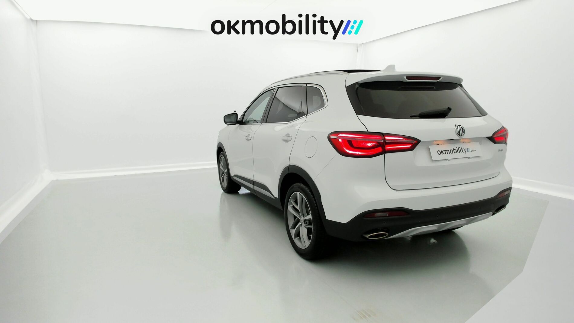 mg hs luxury 1.5 T-GDI 162 2023 dover white 5