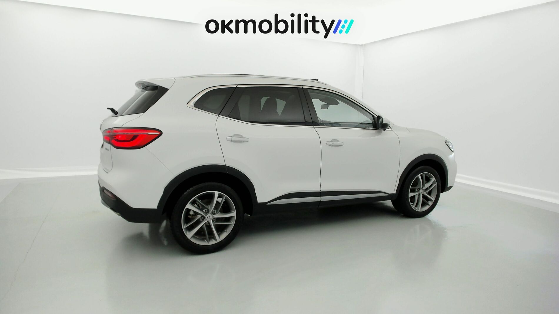 mg hs luxury 1.5 T-GDI 162 2023 dover white 10