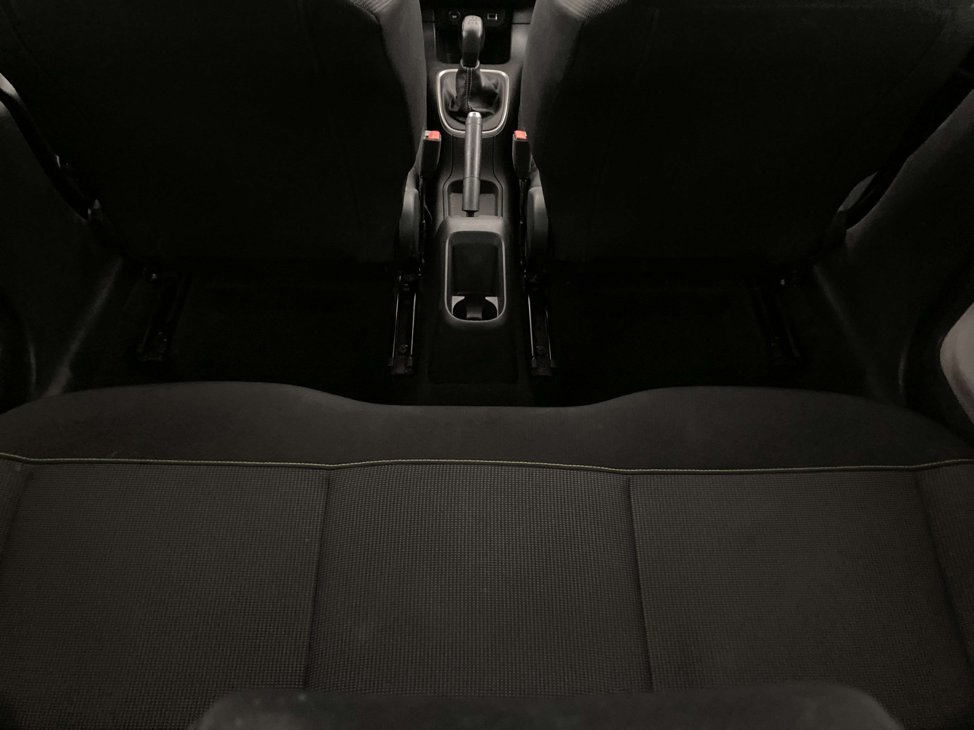 citroen c3 origin max 1.2 PURETECH 83 2024 gris platino / negro 24