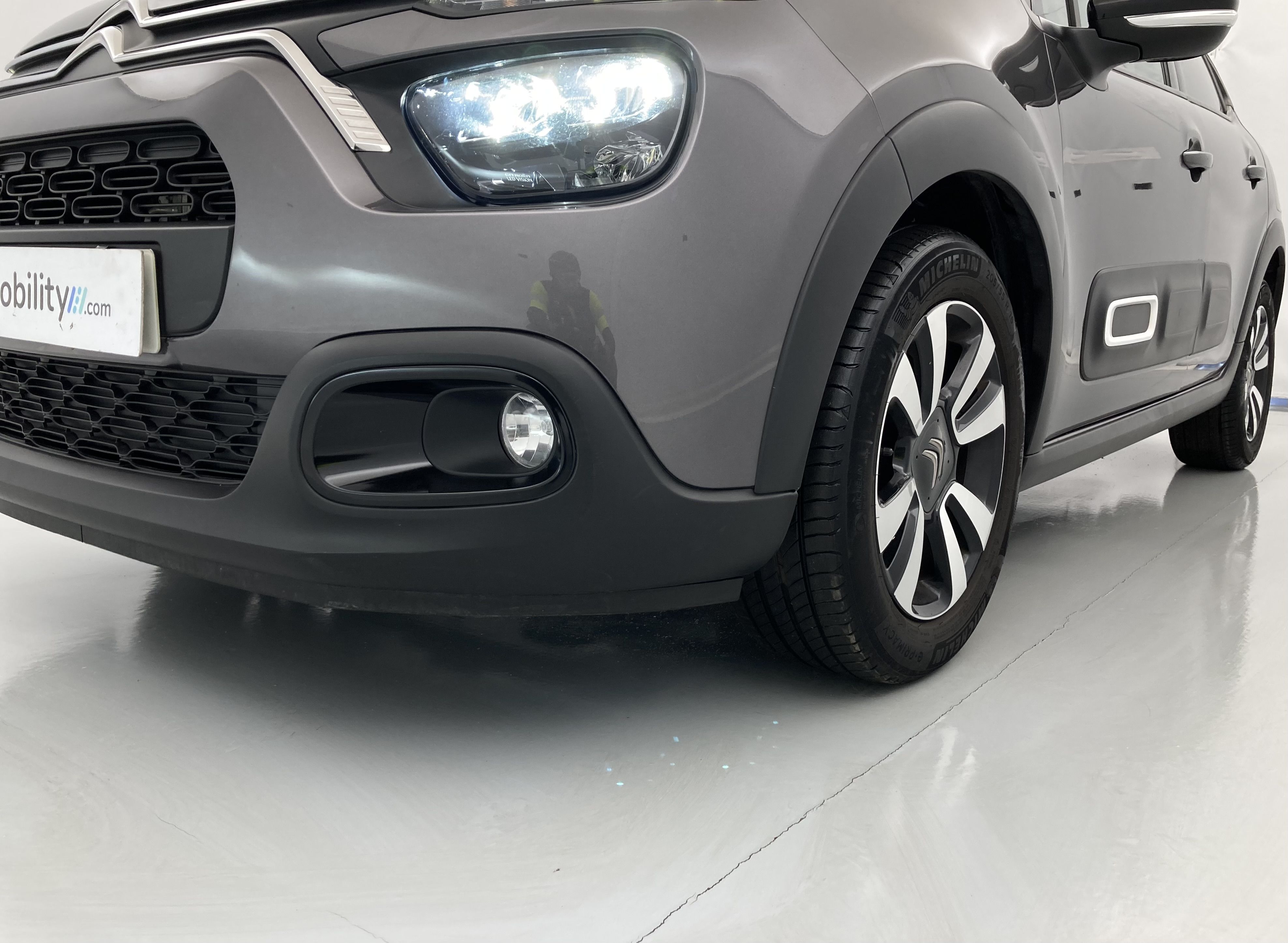 citroen c3 origin max 1.2 PURETECH 83 2024 gris platino / negro 21