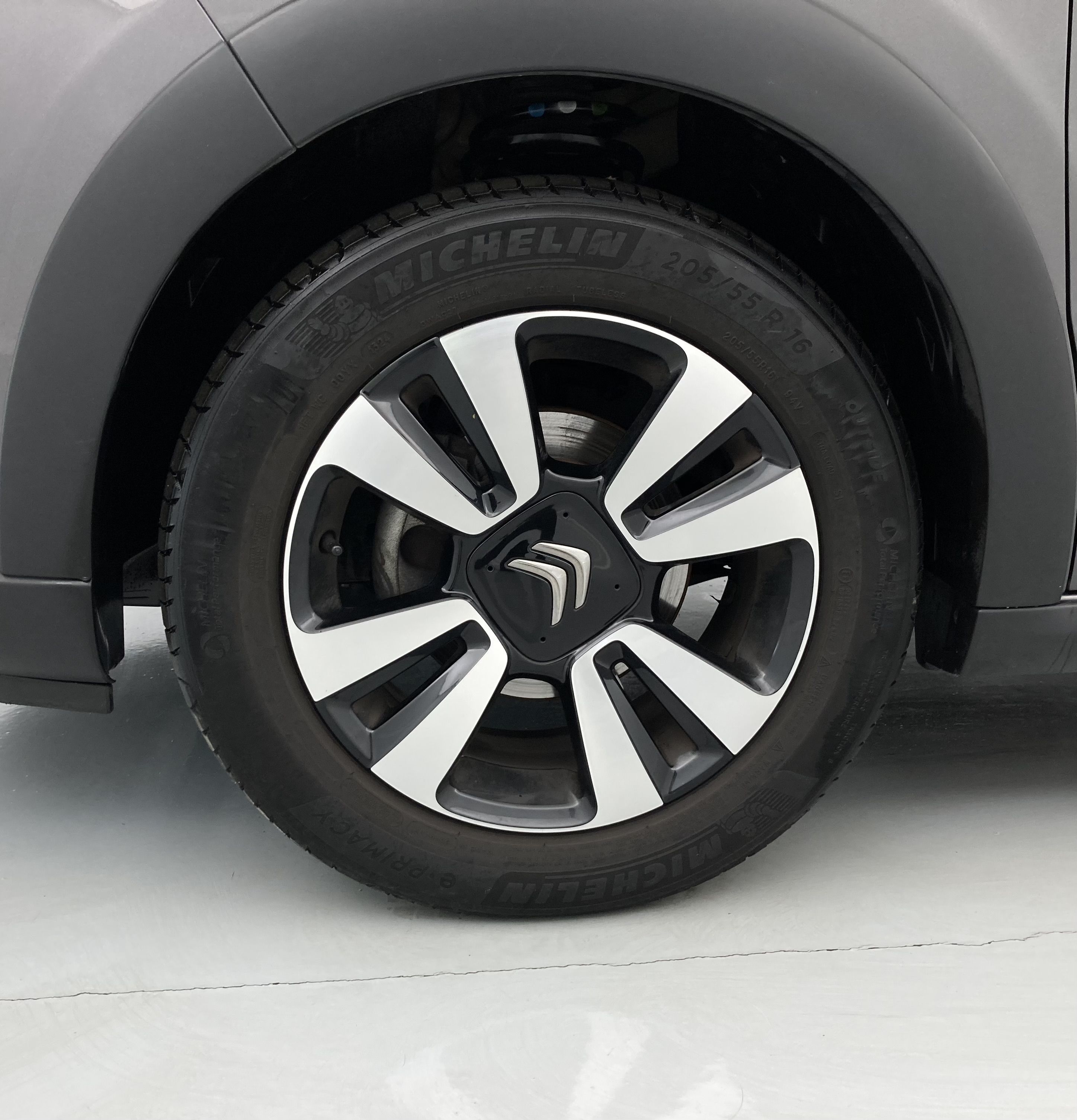 citroen c3 origin max 1.2 PURETECH 83 2024 gris platino / negro 16