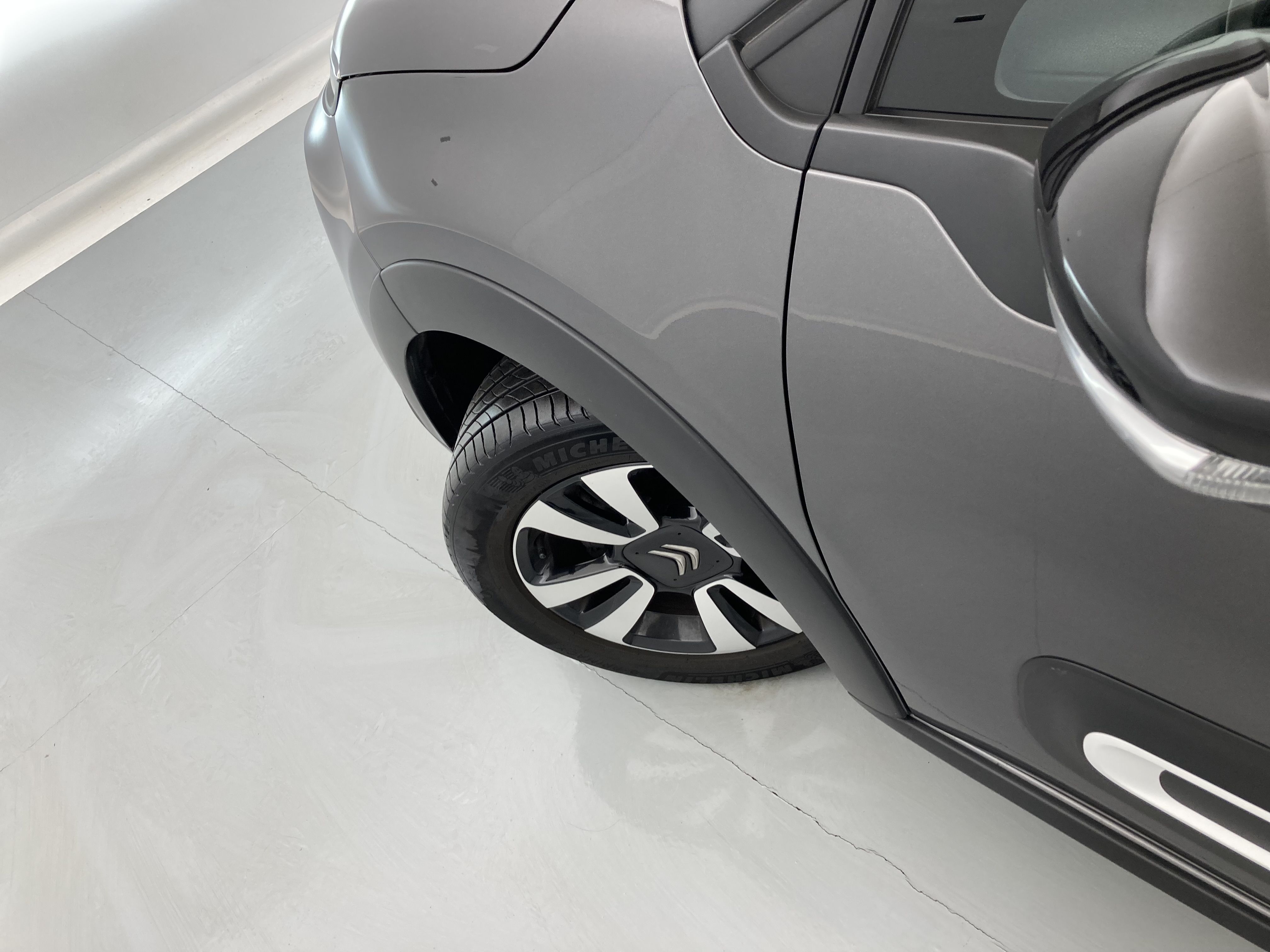 citroen c3 origin max 1.2 PURETECH 83 2024 gris platino / negro 23