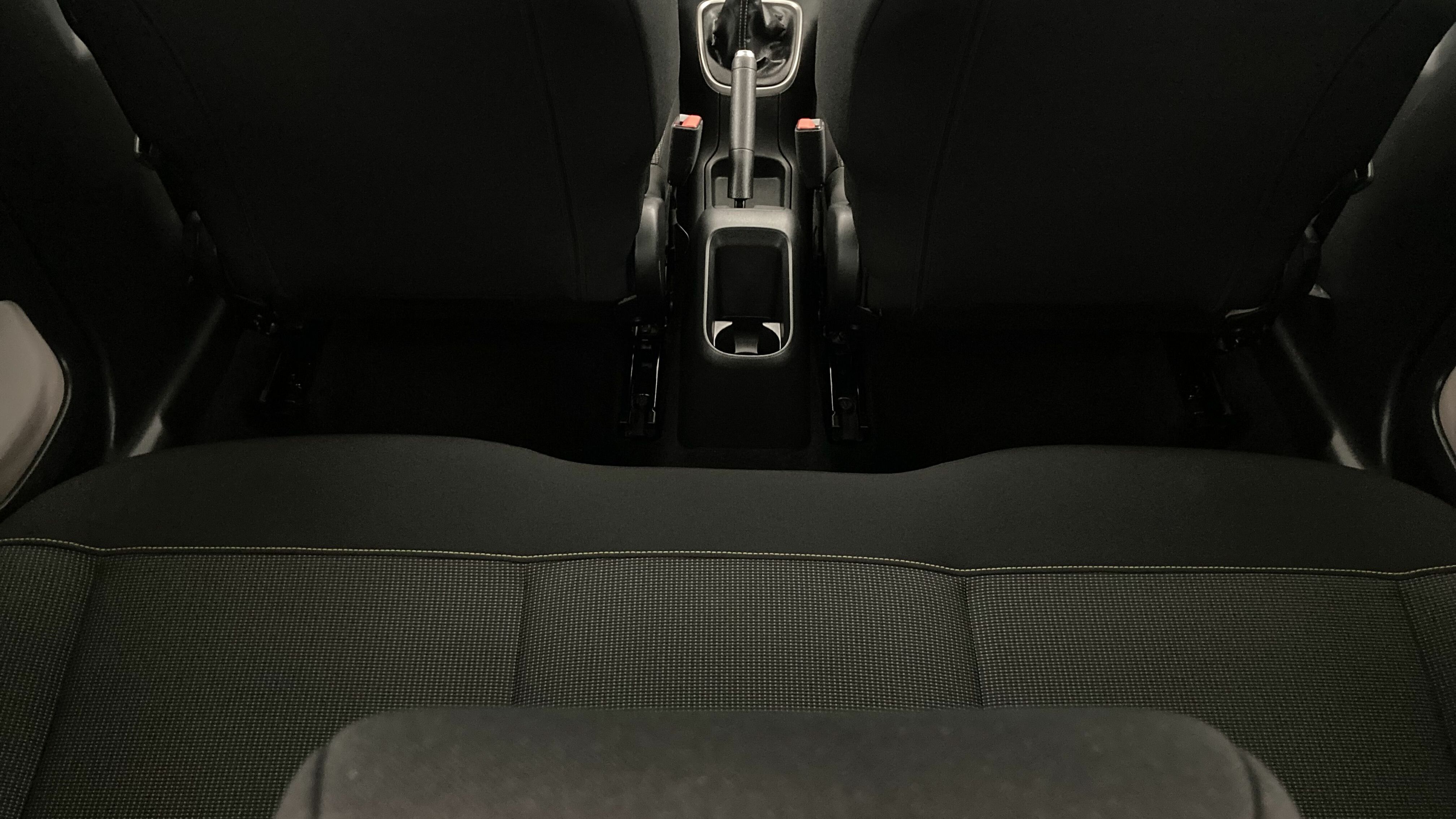 citroen c3 origin max 1.2 PURETECH 83 2024 negro perla nera / blanco 26