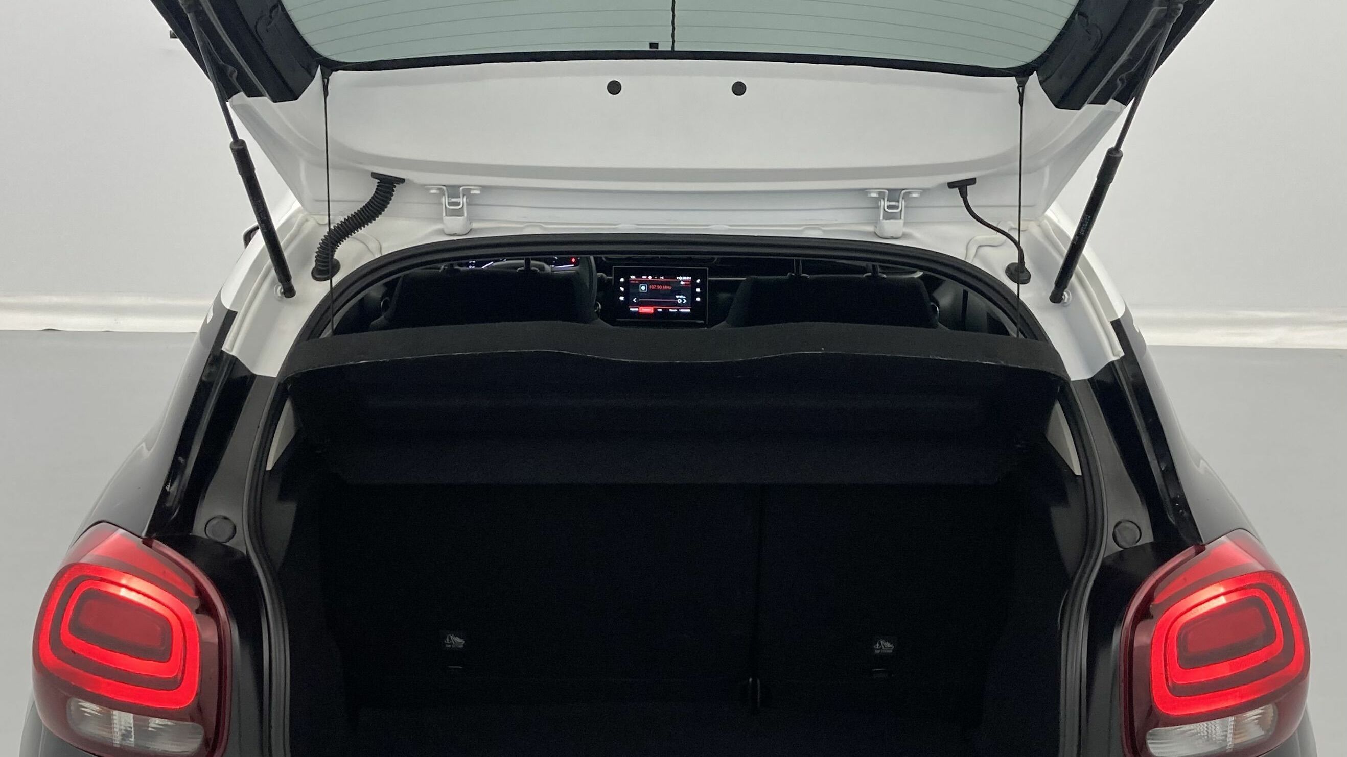 citroen c3 origin max 1.2 PURETECH 83 2024 negro perla nera / blanco 17