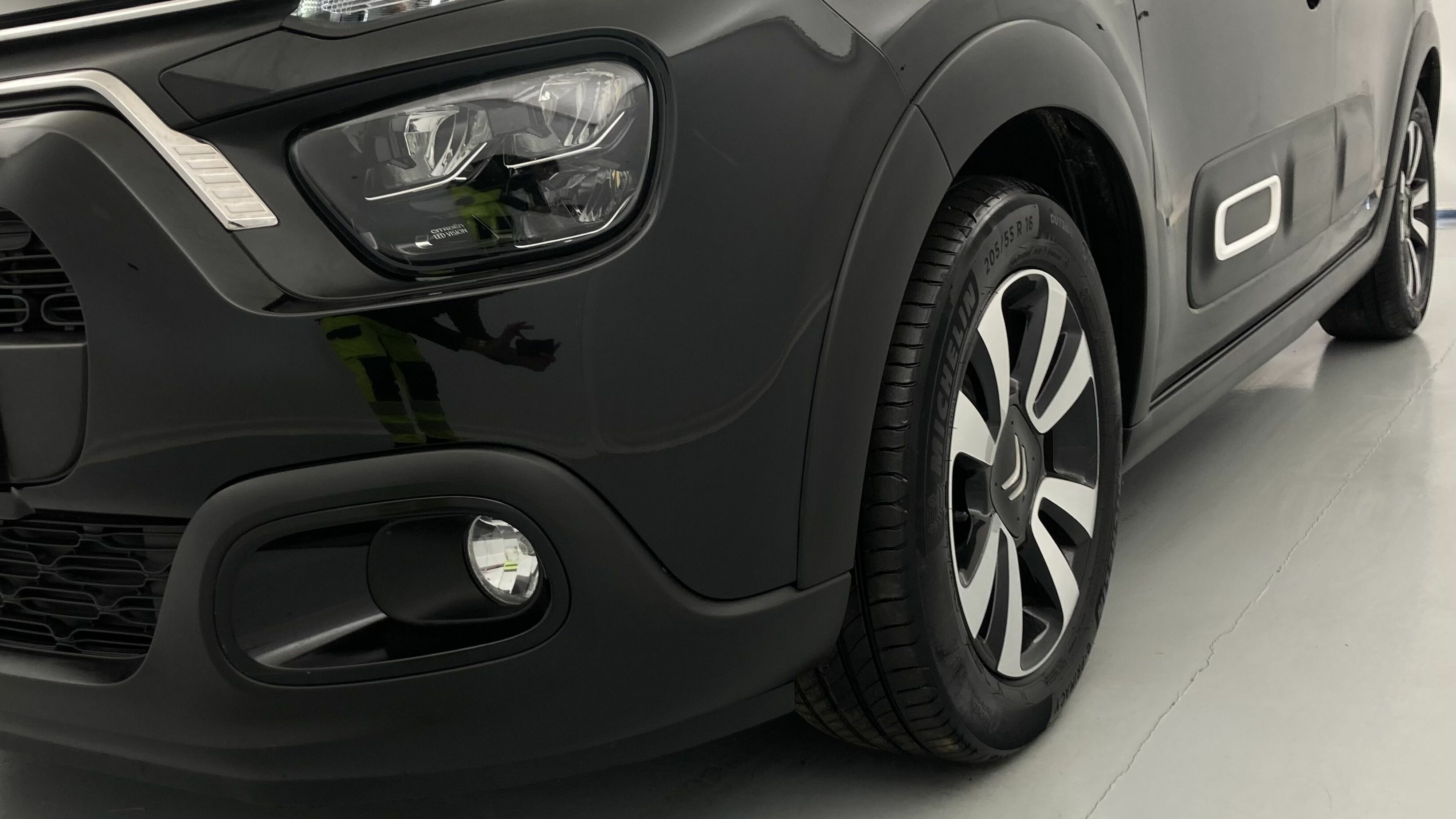 citroen c3 origin max 1.2 PURETECH 83 2024 negro perla nera / blanco 19