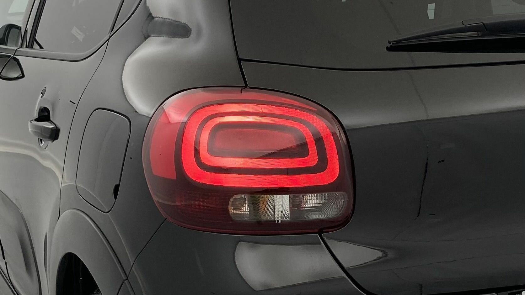 citroen c3 origin max 1.2 PURETECH 83 2024 negro perla nera / blanco 16