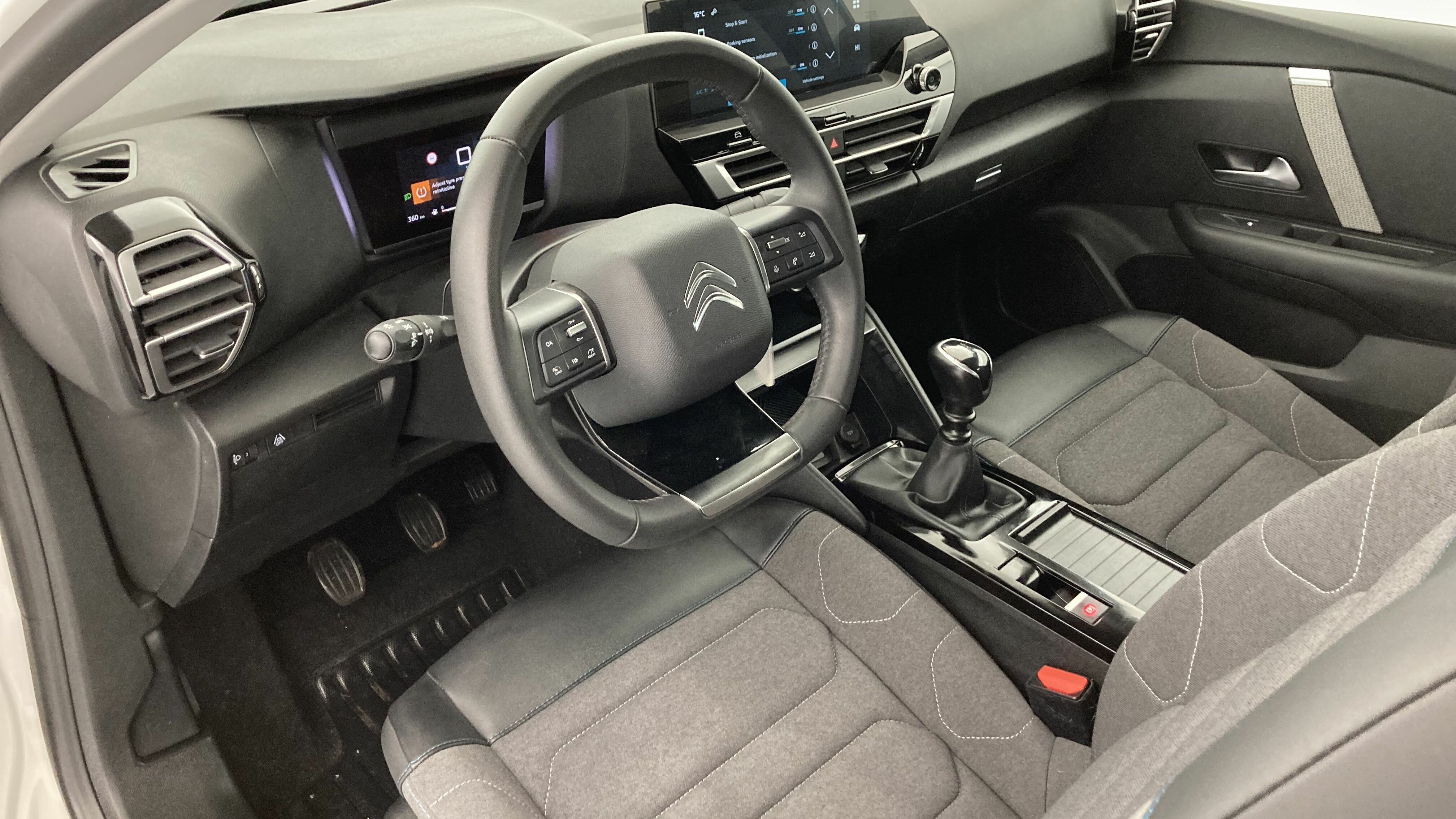 citroen c4 feel pack 1.2 PURETECH 130 2023 blanco nacarado 23