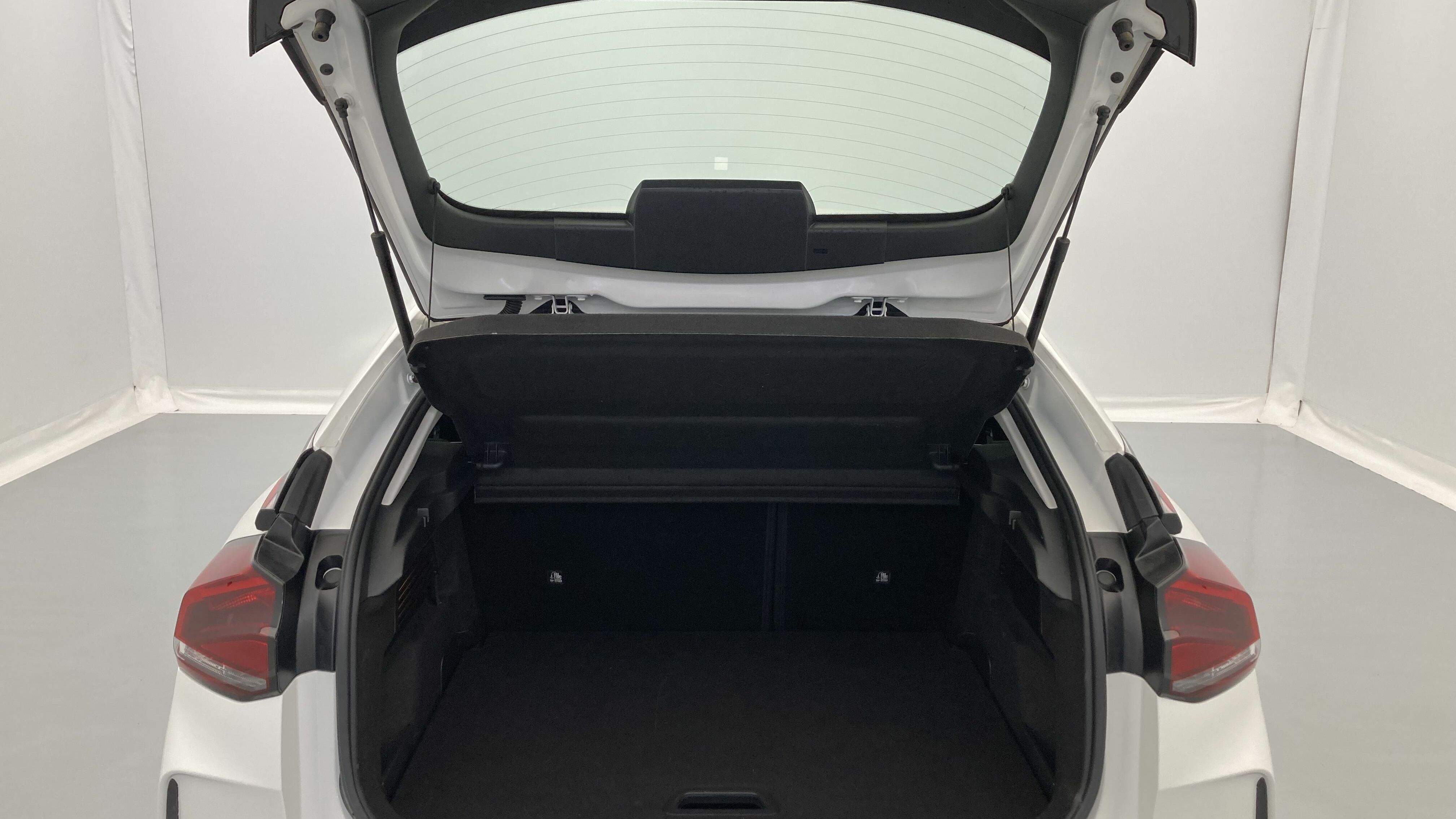 citroen c4 feel pack 1.2 PURETECH 130 2023 blanco nacarado 16