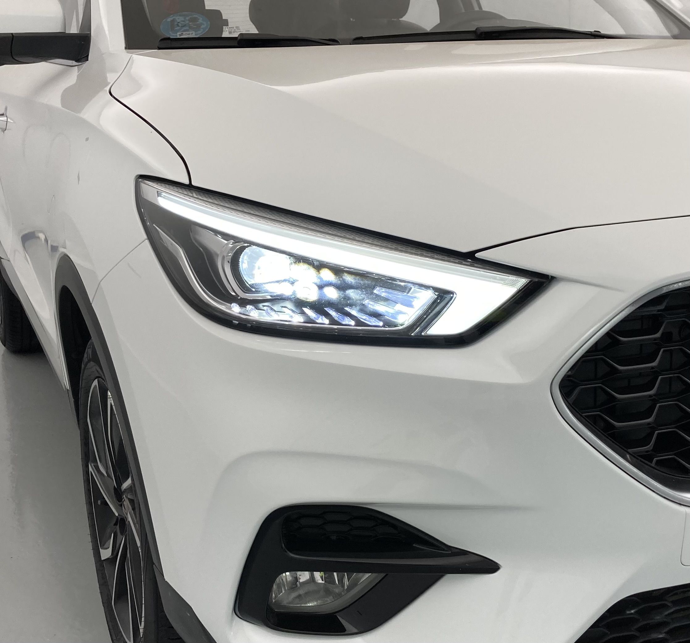 mg zs luxury 1.0 T-GDI 111 CA 2023 dover white 13