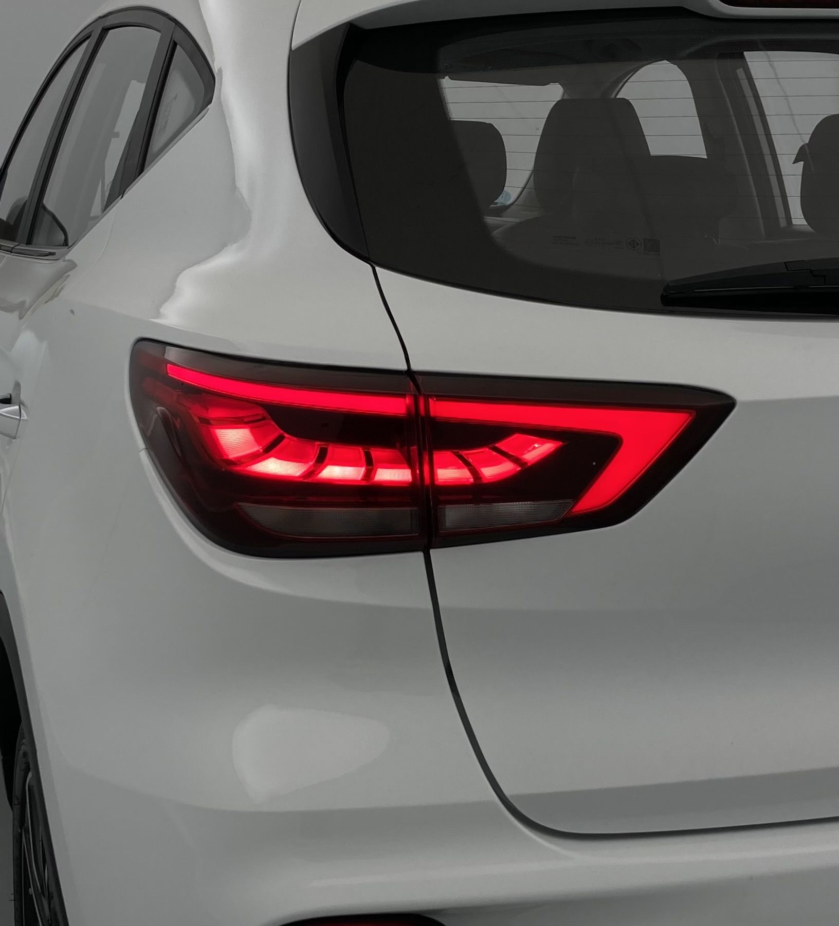 mg zs luxury 1.0 T-GDI 111 CA 2023 dover white 10