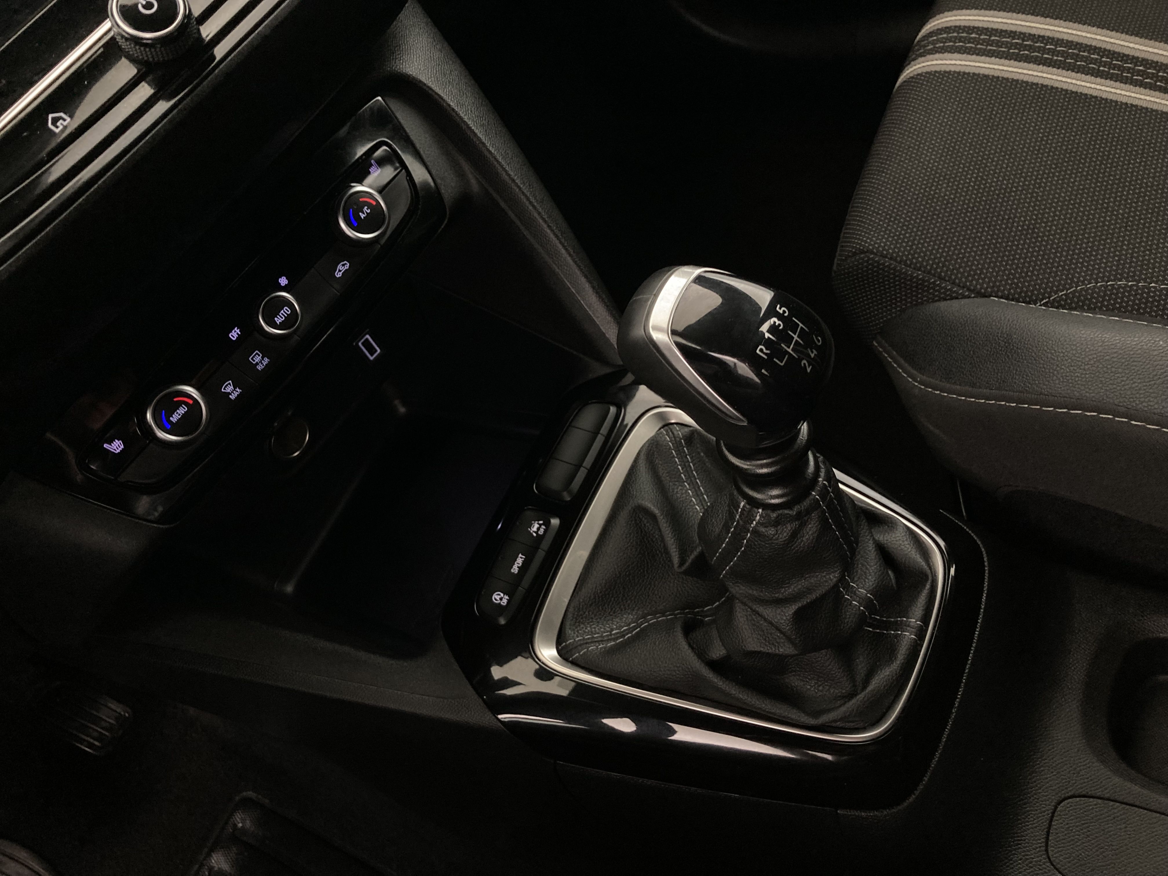 opel corsa gs 1.2T 100 2024 kardio red 28