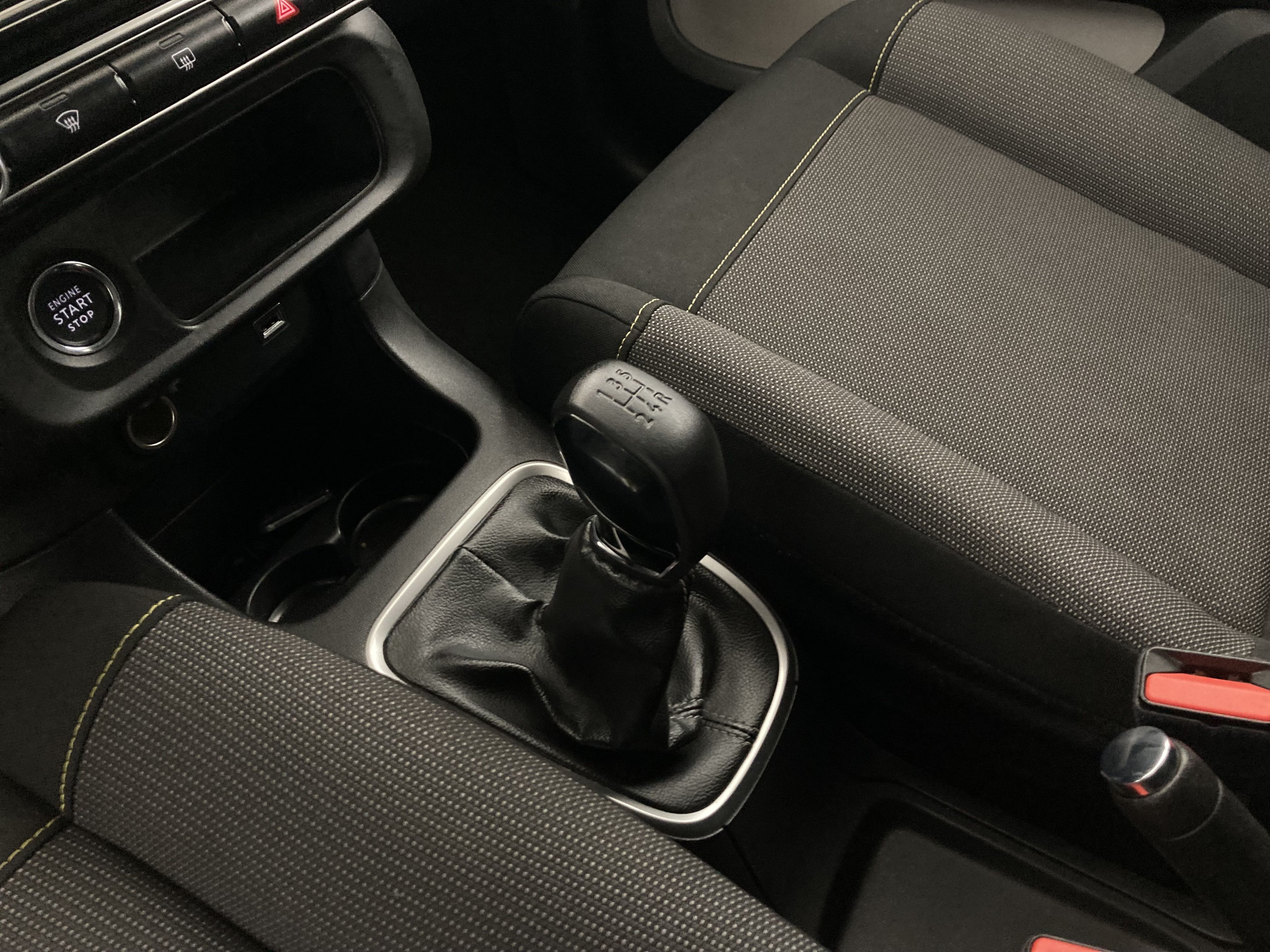 citroen c3 shine 1.2 PURETECH 83 2023 gris acero / negro 30