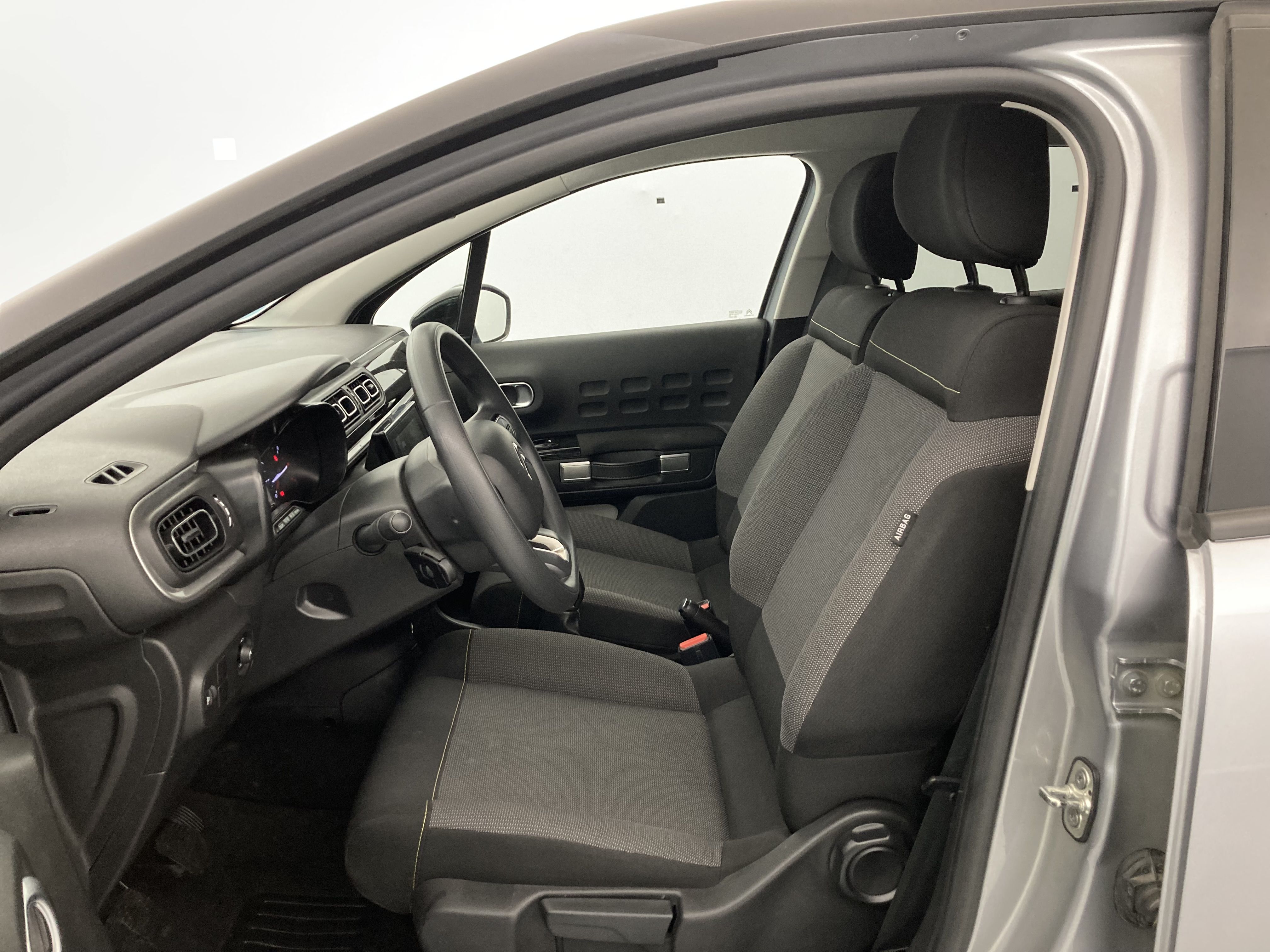 citroen c3 shine 1.2 PURETECH 83 2023 gris acero / negro 24