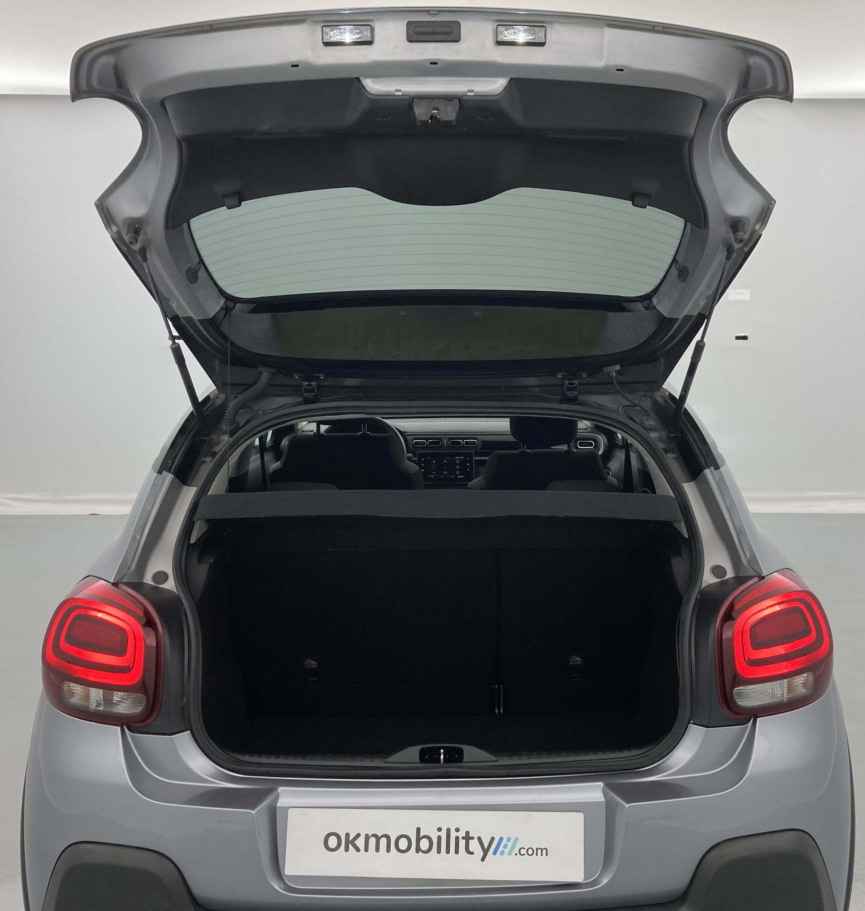 citroen c3 shine 1.2 PURETECH 83 2023 gris acero / negro 19