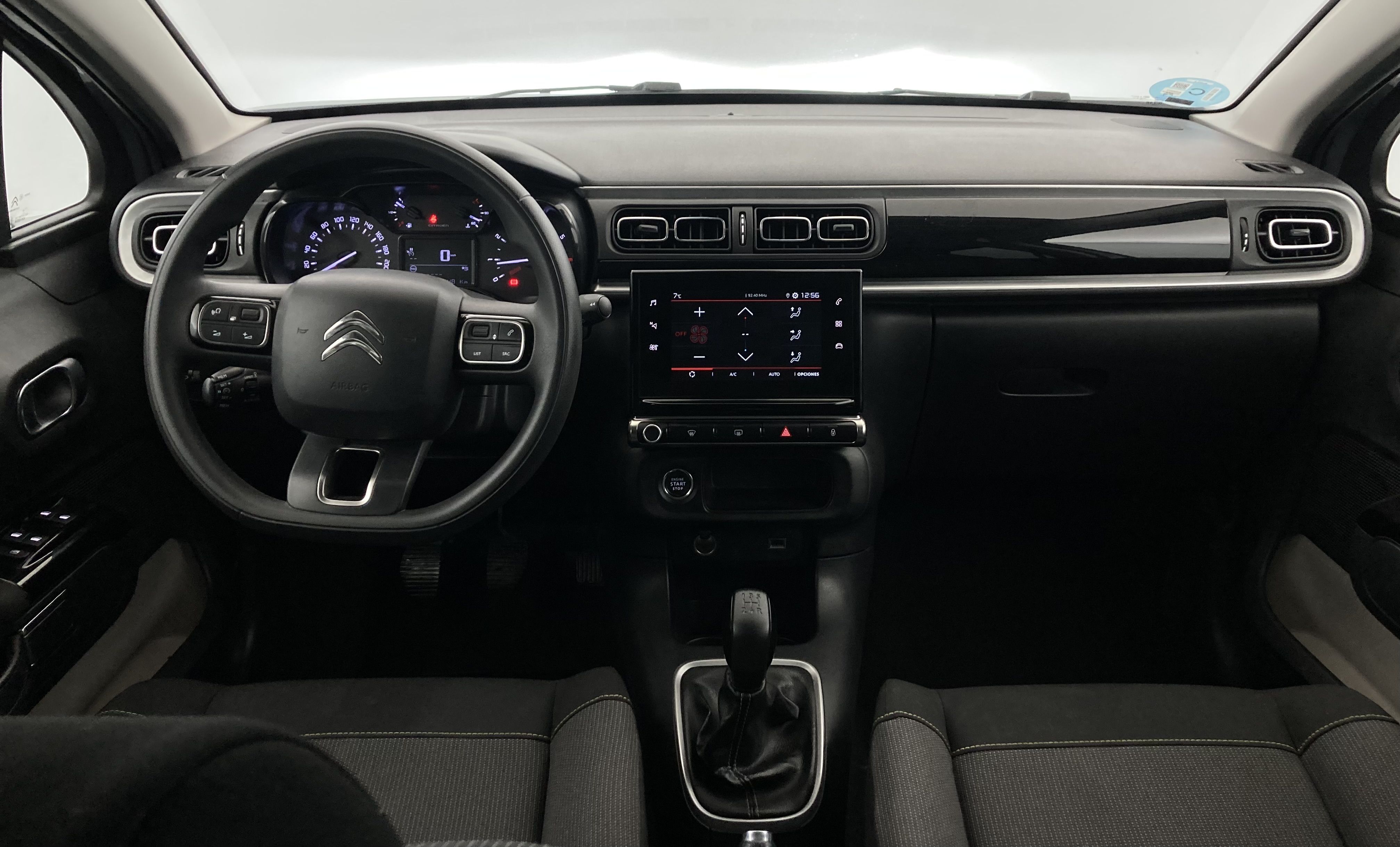 citroen c3 shine 1.2 PURETECH 83 2023 gris acero / negro 22