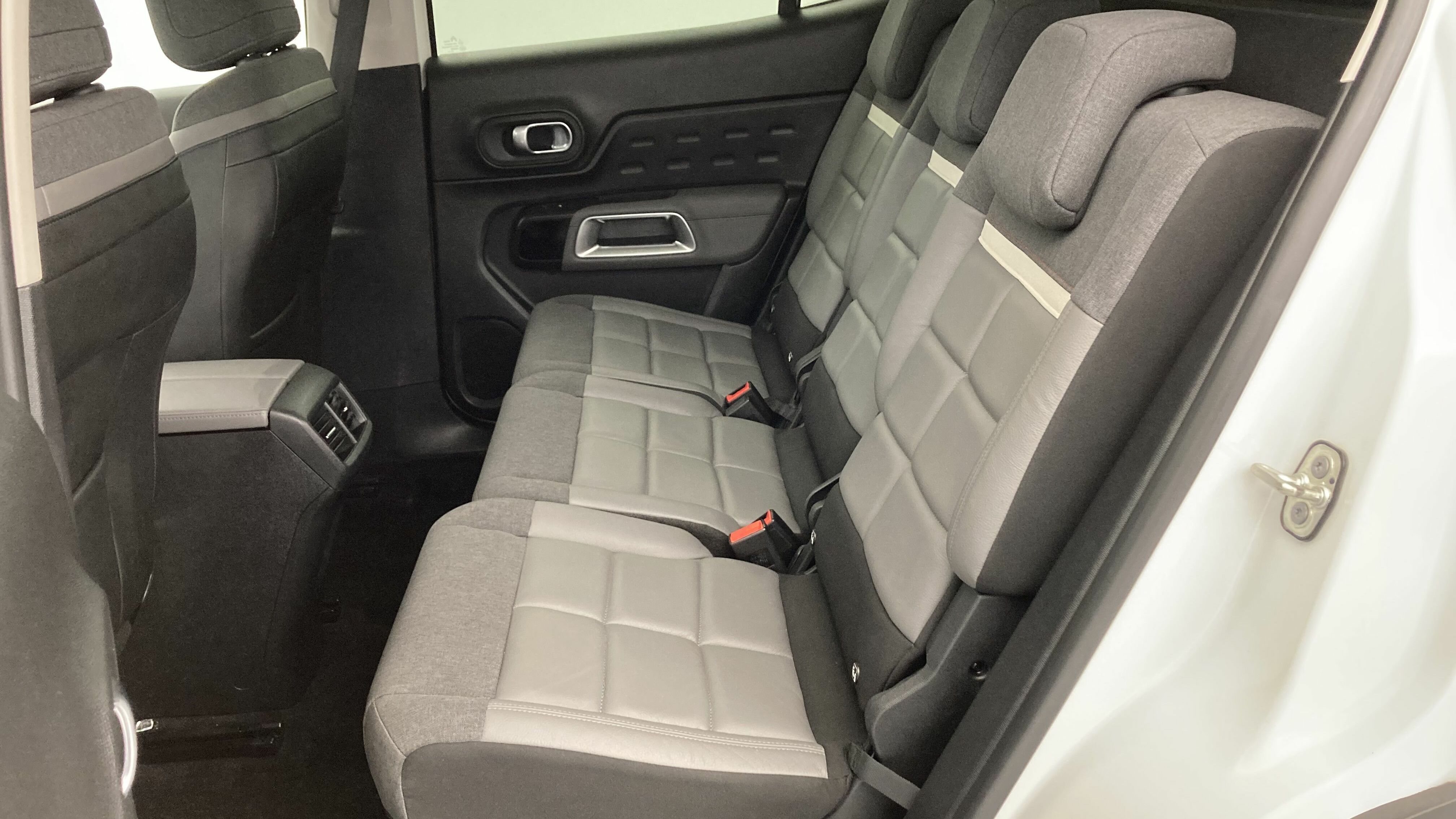 citroen c5 aircross shine 1.6 PURETECH HYBRID 225 E-EAT 2022 blanco nacarado / negro 19