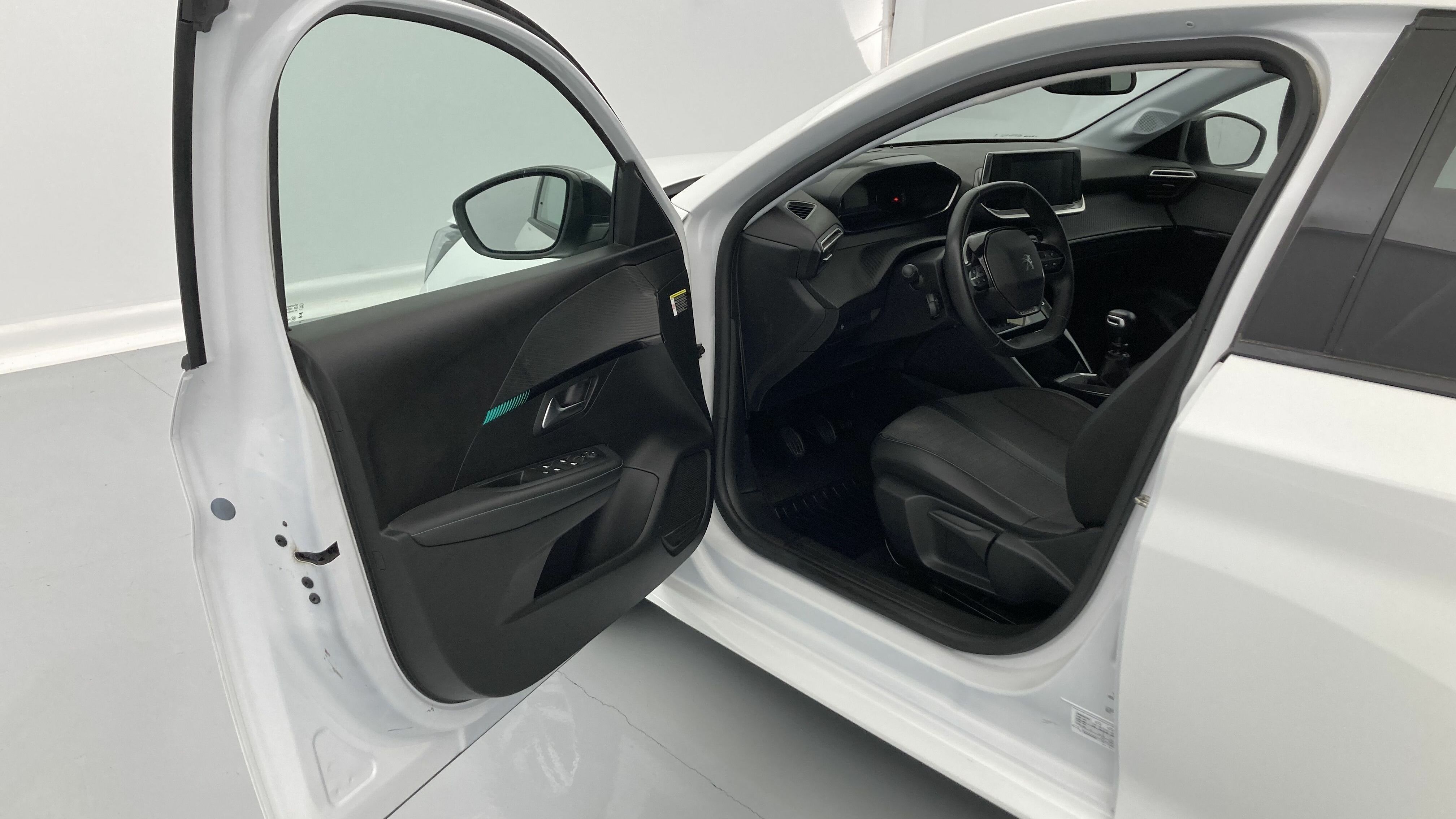 peugeot 208 allure 1.2 PURETECH 100 2024 blanco banquise 14