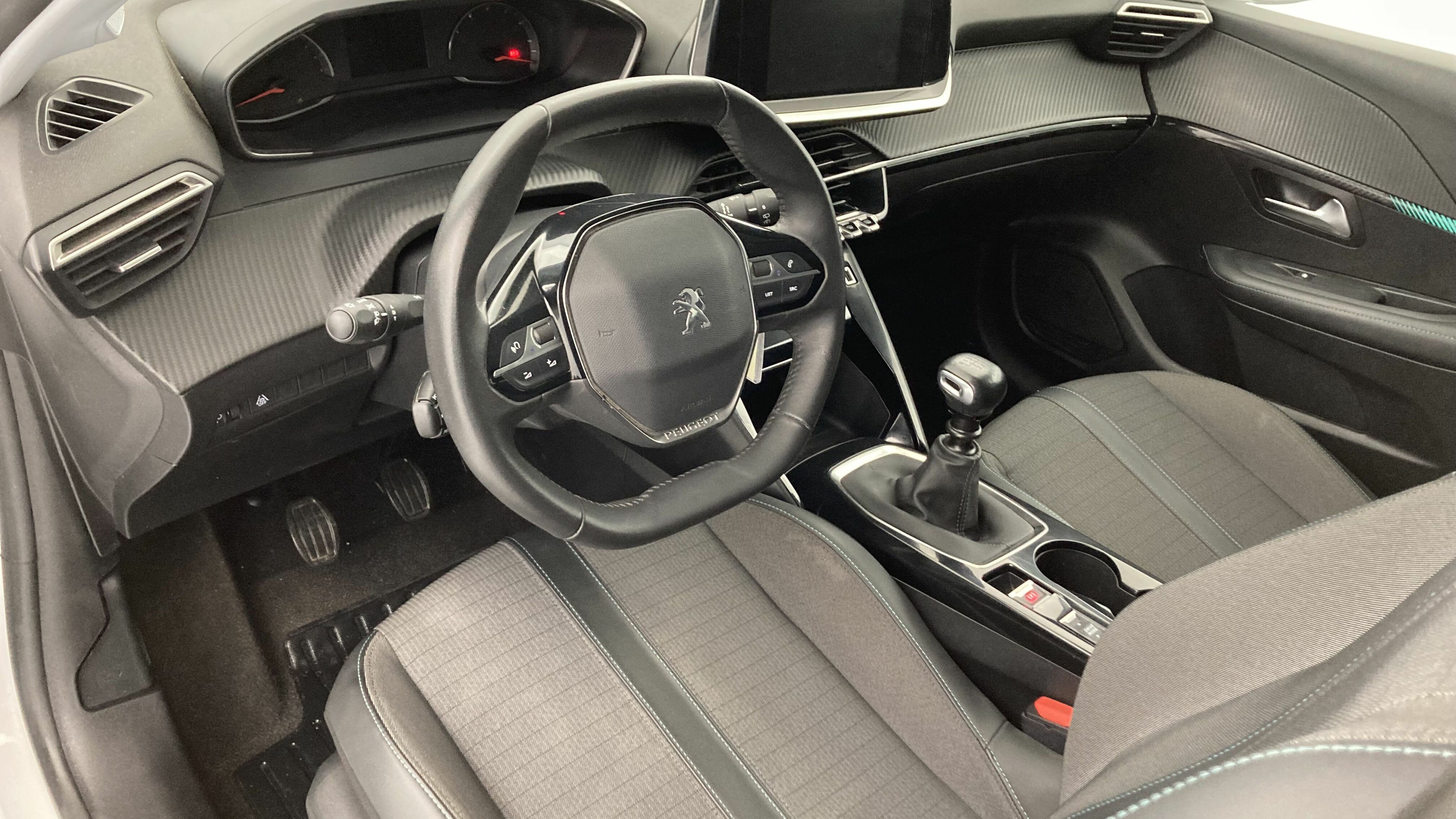 peugeot 208 allure 1.2 PURETECH 100 2024 blanco banquise 22