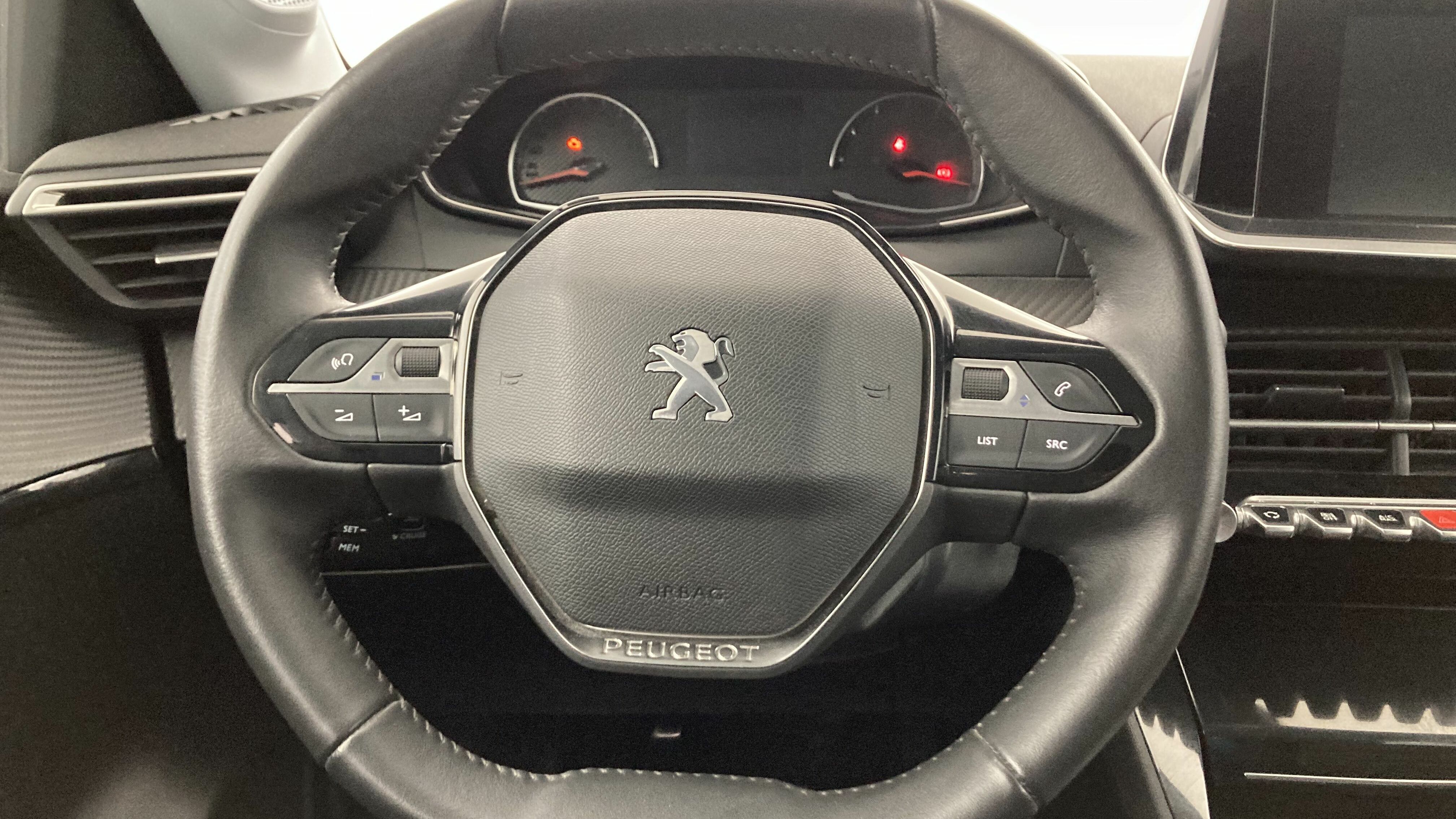 peugeot 208 allure 1.2 PURETECH 100 2024 blanco banquise 24