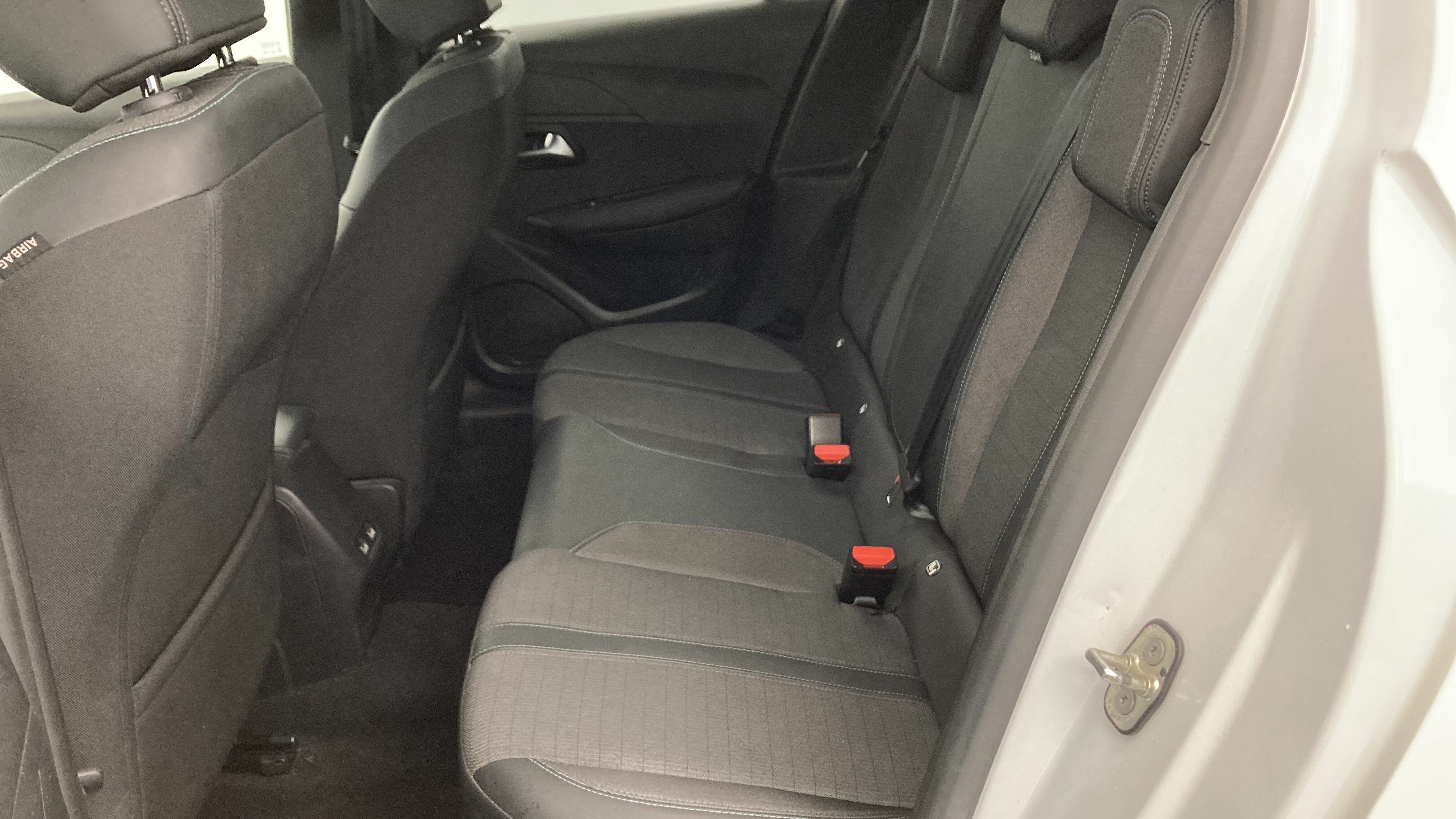 peugeot 208 allure 1.2 PURETECH 100 2024 blanco banquise 20