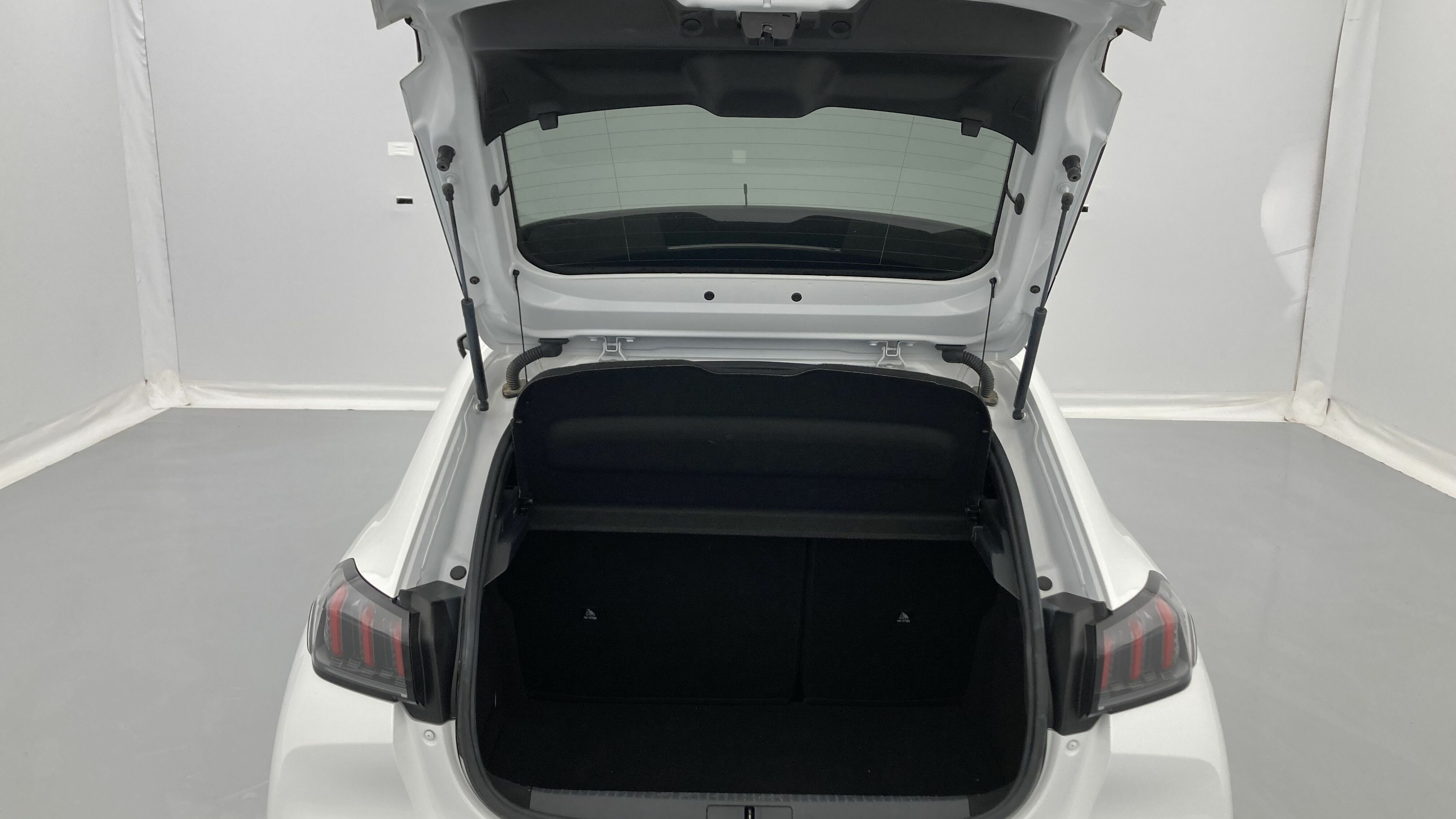 peugeot 208 allure 1.2 PURETECH 100 2024 blanco banquise 17