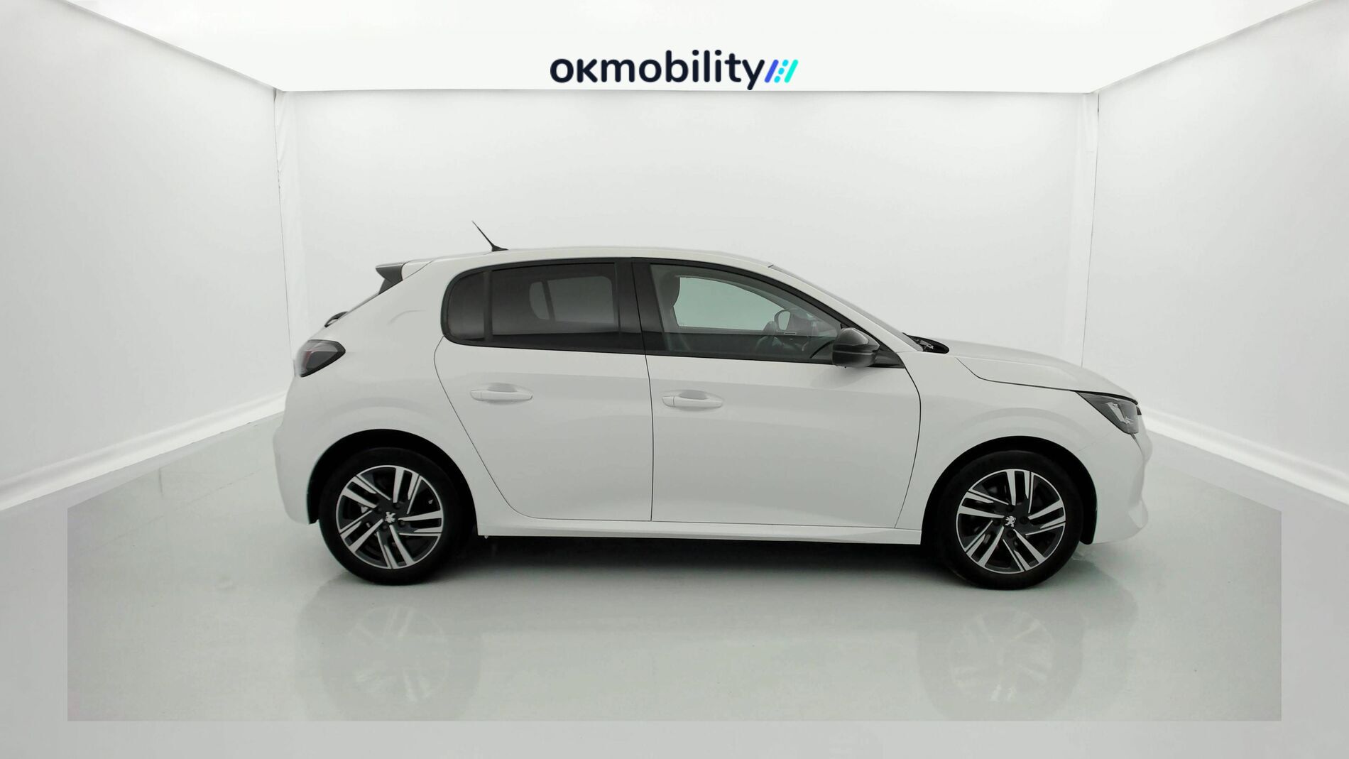 peugeot 208 allure 1.2 PURETECH 100 2024 blanco banquise 11