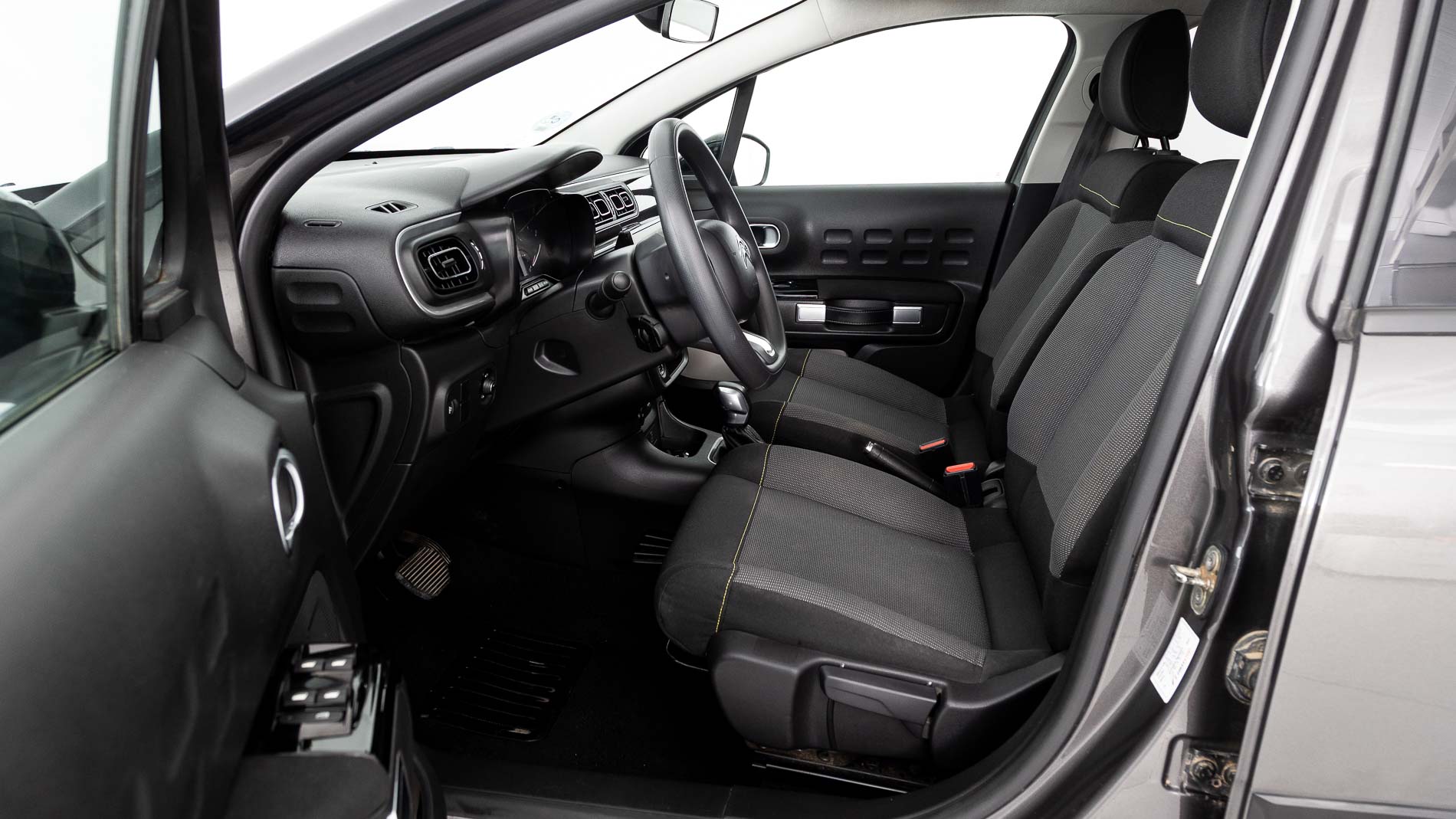 citroen c3 origin max 1.2 PURETECH 83 2024 gris platino / negro 21