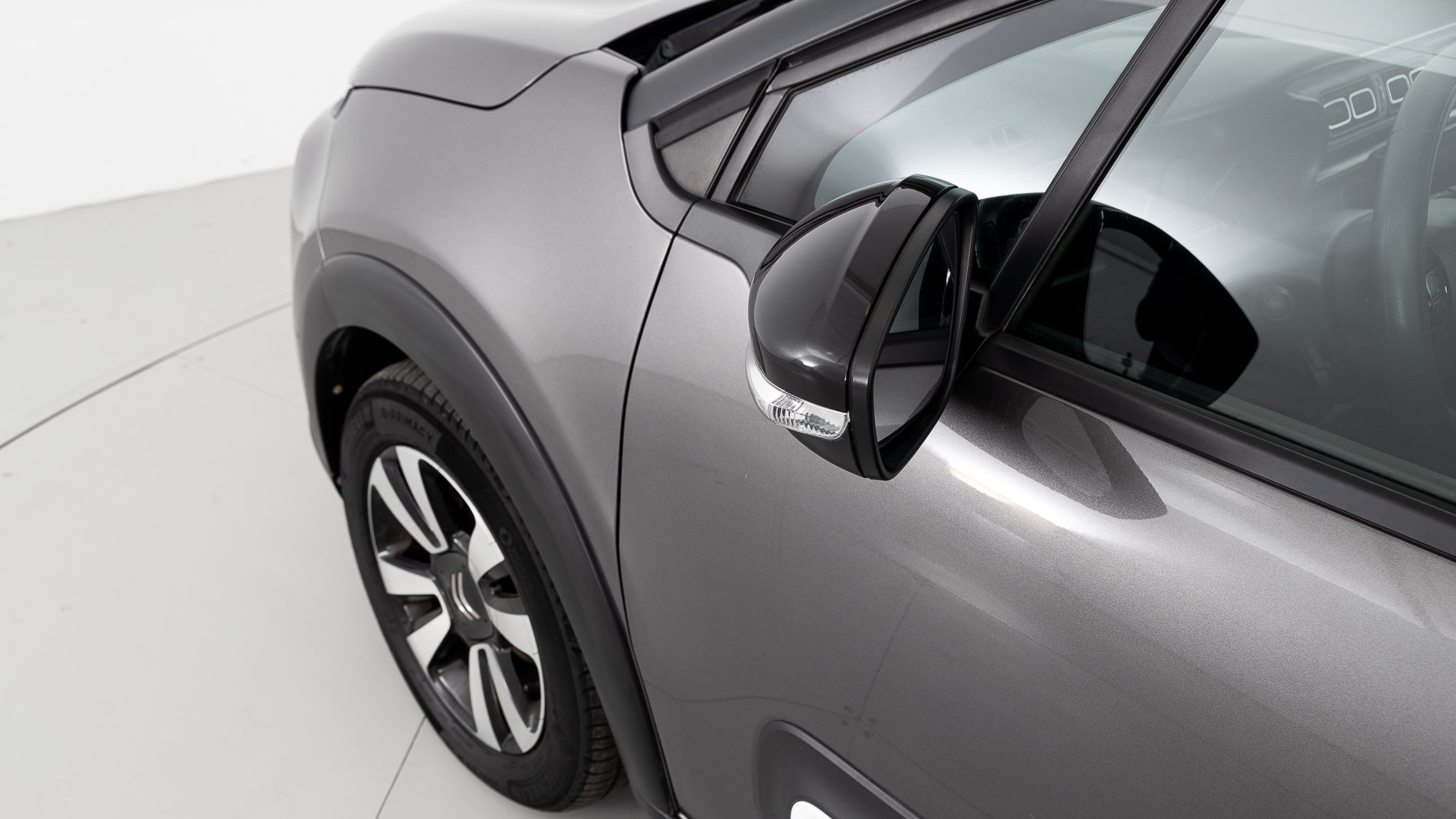 citroen c3 origin max 1.2 PURETECH 83 2024 gris platino / negro 23