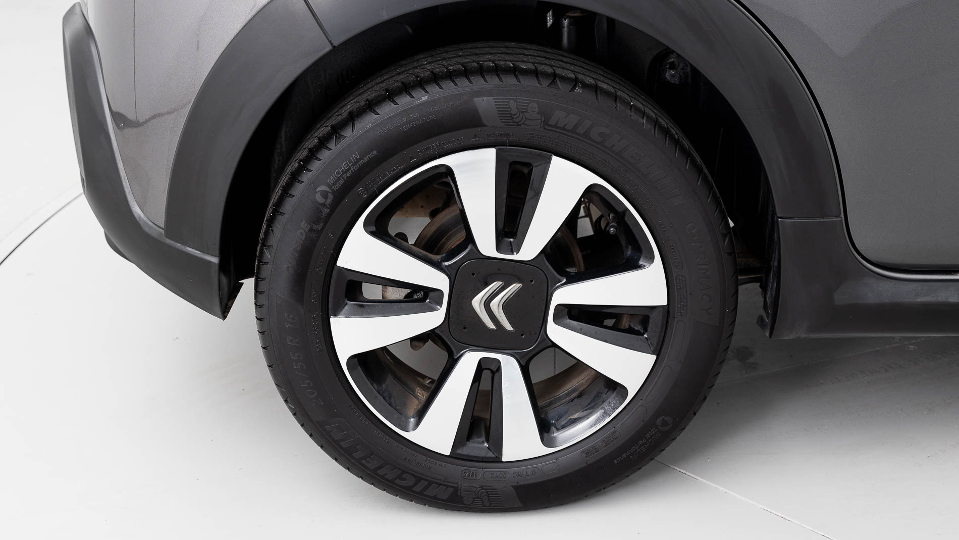 citroen c3 origin max 1.2 PURETECH 83 2024 gris platino / negro 20