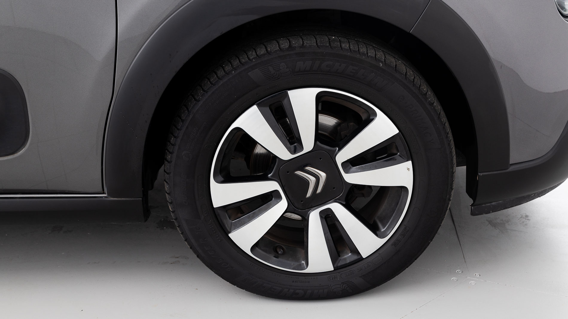 citroen c3 origin max 1.2 PURETECH 83 2024 gris platino / negro 24