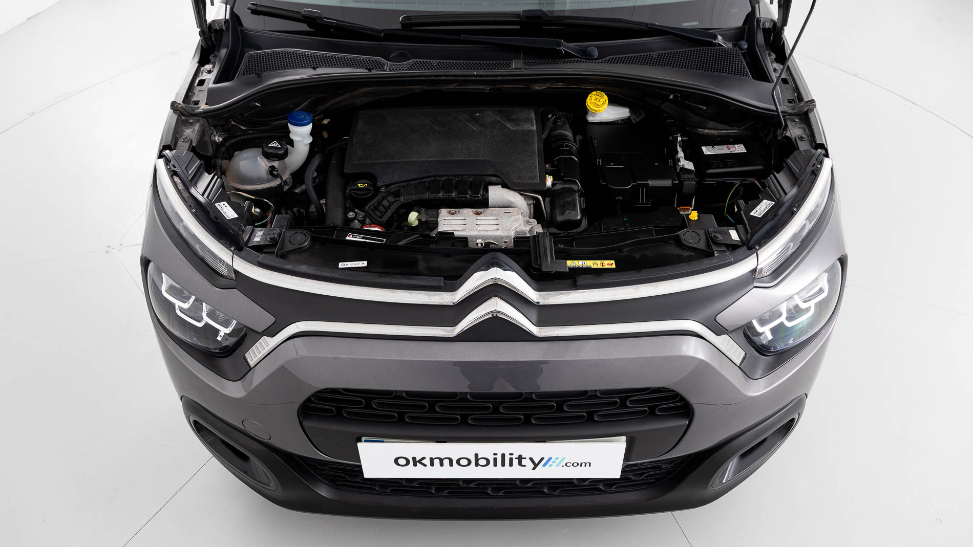 citroen c3 origin max 1.2 PURETECH 83 2024 gris platino / negro 32