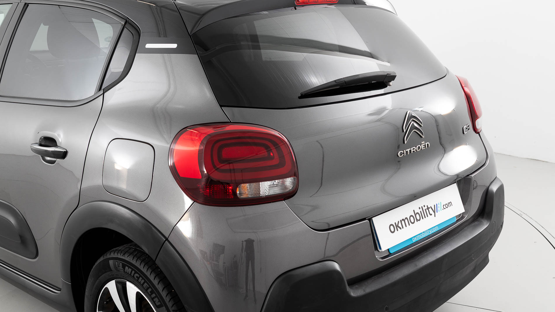 citroen c3 origin max 1.2 PURETECH 83 2024 gris platino / negro 30