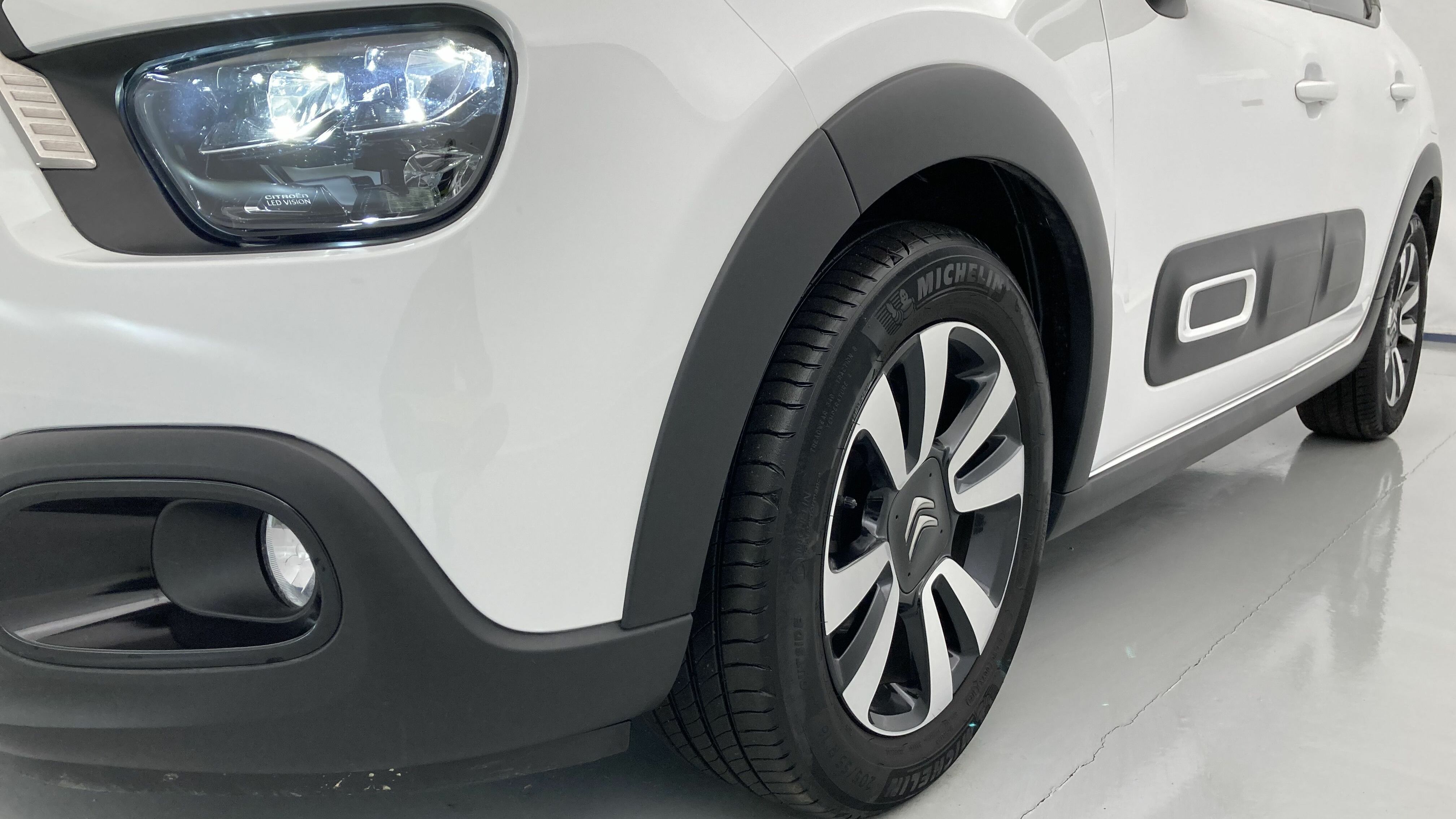 citroen c3 origin max 1.2 PURETECH 83 2024 blanco banquise / negro 20